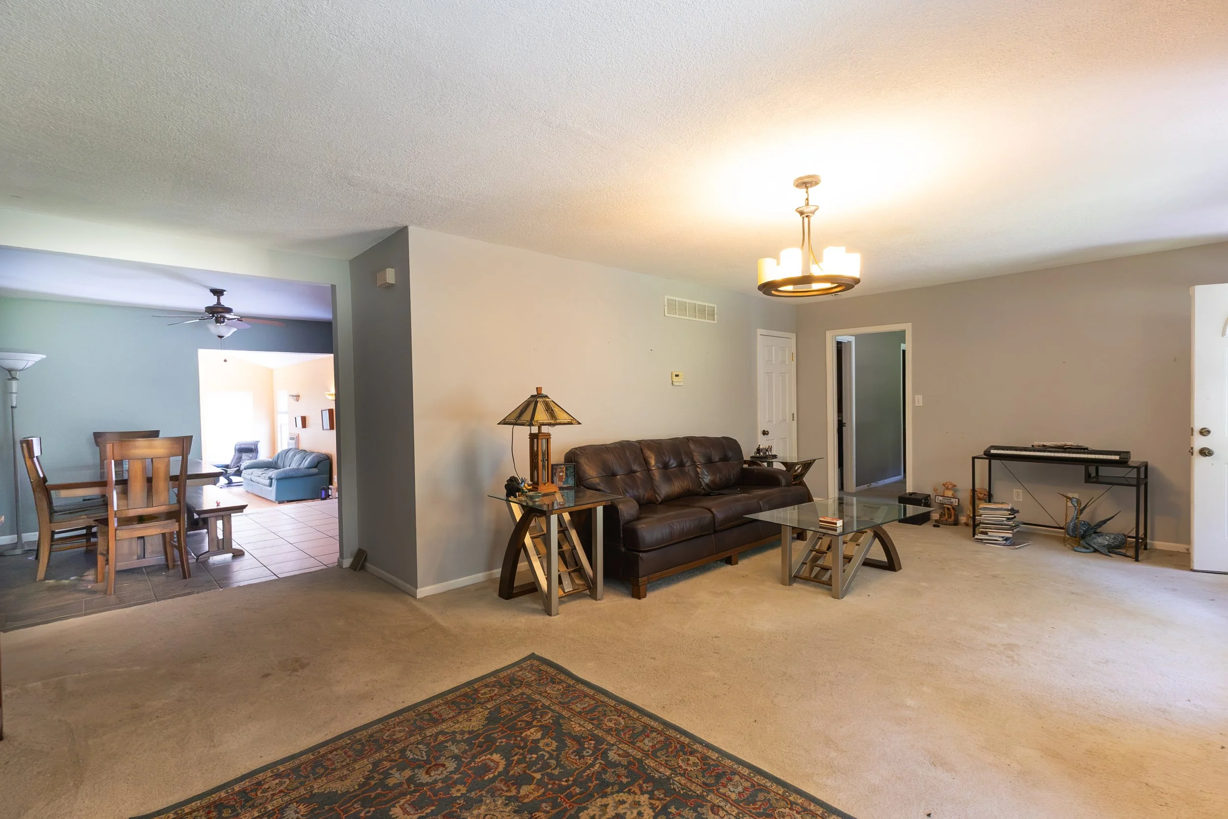 Living room-2.jpg
