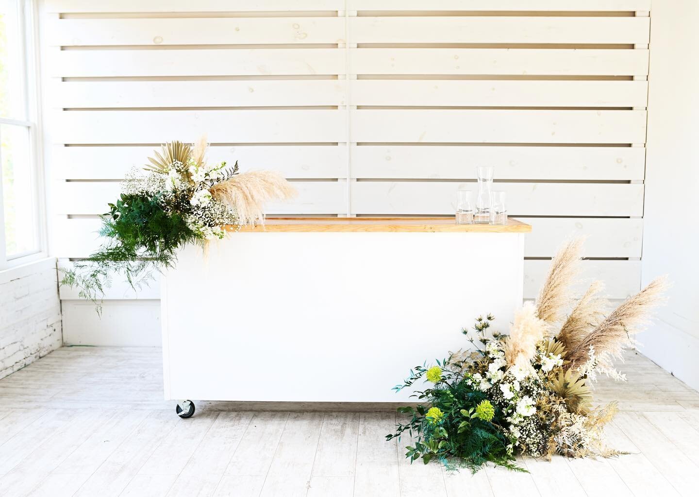 Top shelf styling. Make your bar a focal point 🌾