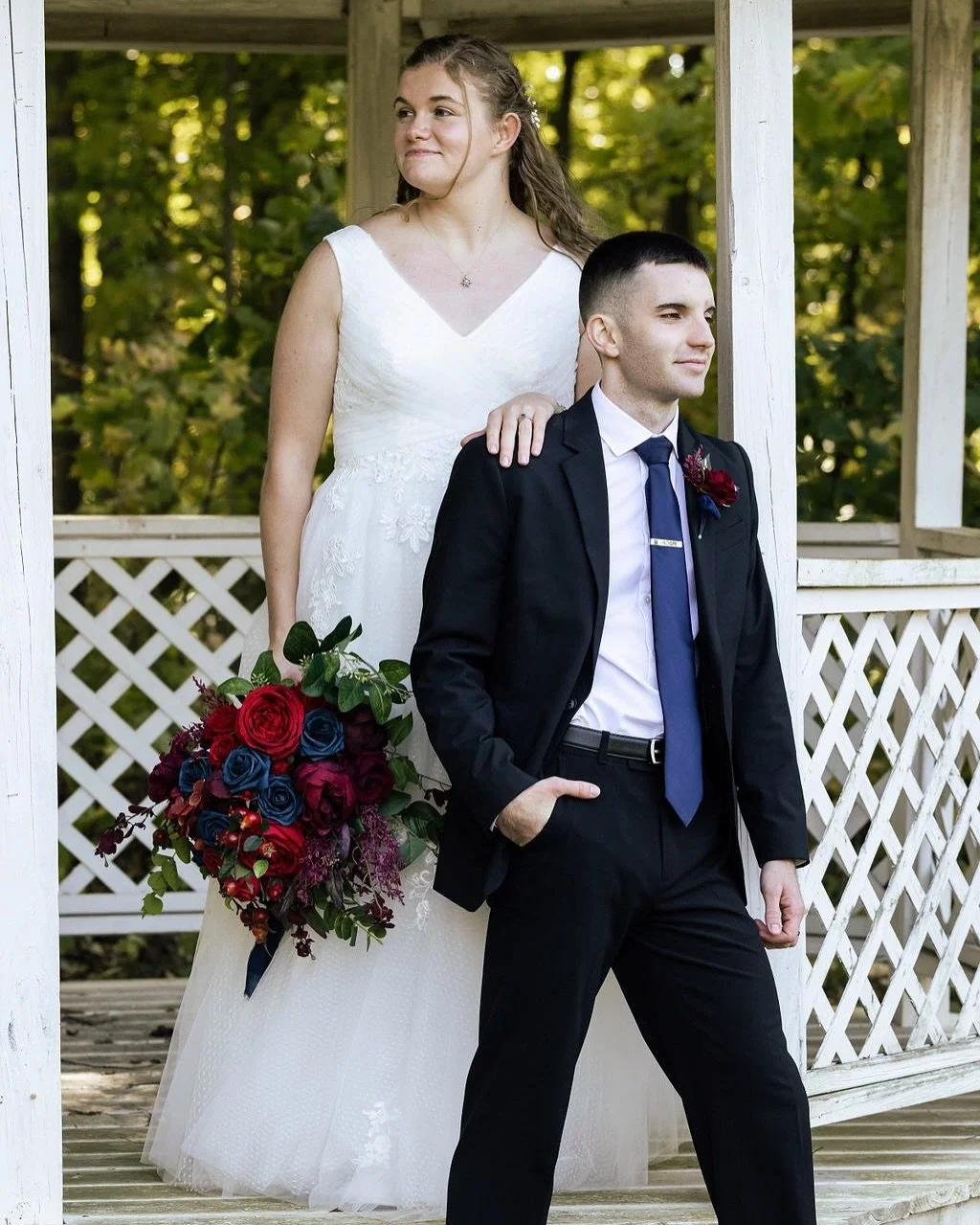 More moments from David &amp; Jess&rsquo;s day 🤍 Swipe to see all the love surrounding them that day! Nothing like being able to capture your best friend&rsquo;s big day!!🥹

#monarchcreative #danarisphoto #danarisphotography #clevelandphotographer 