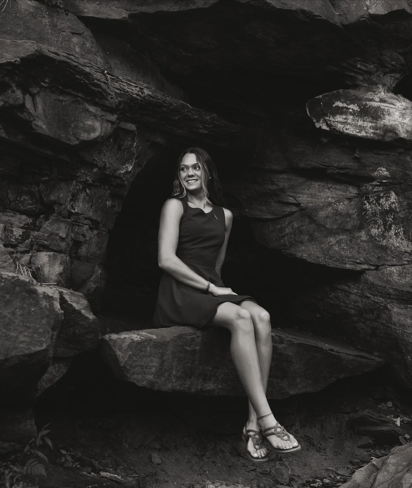 My girl Kylah!! 2026 Senior, she absolutely rocked this senior session. 🎓 I had a blast adventuring, hiking &amp; laughing through the park with her and her family! 

Congratulations to the class of 2026! May this year be filled with amazing, unforg