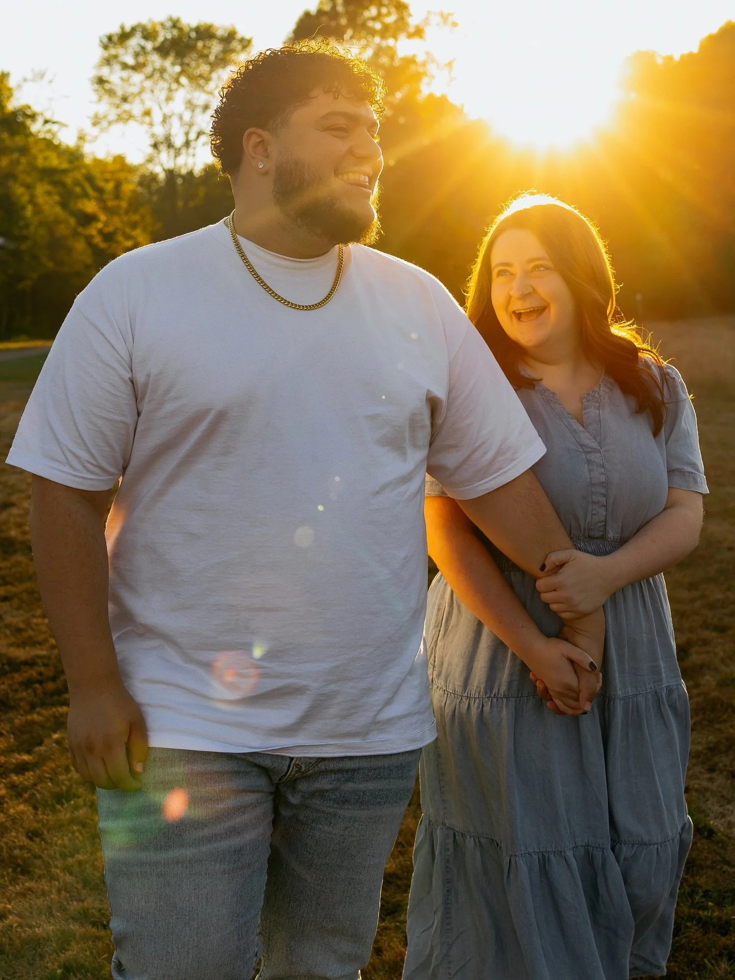 Golden hour was GOLDEN for my first giveaway winners 🥹❤️ I had the best time laughing and exploring this sick park with Megan and Bobby. Their love is so special and I&rsquo;m so glad I was able to capture that!

Thank you to everyone who entered my