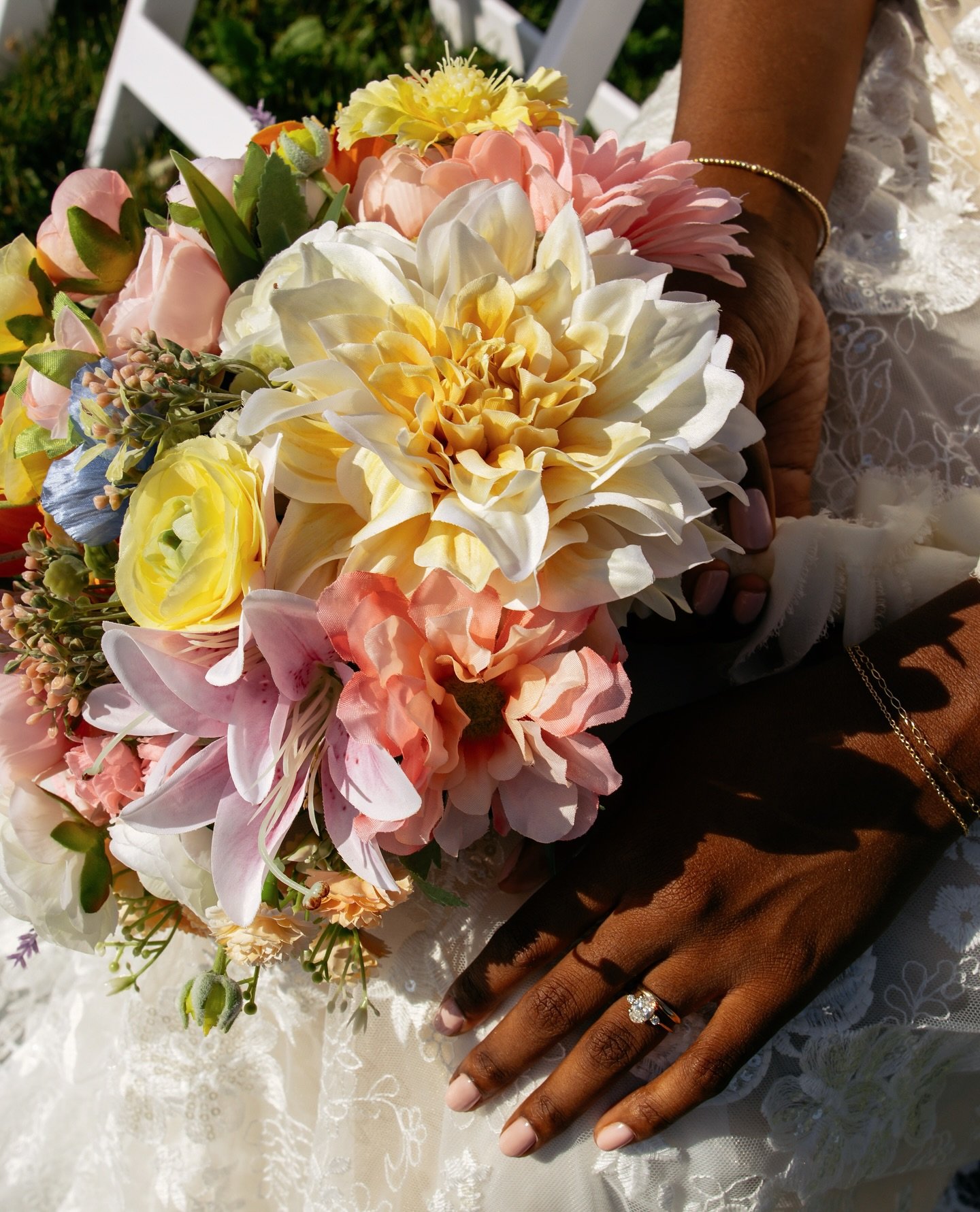 Beautiful details from M+C&rsquo;s day to kick off this week! 💍💐

Cleveland Photography, Cleveland Photographer, Ohio wedding photography, Ohio wedding photographer, canon, wedding details

#clevelandweddingphotographer #clevelandohio #ohioweddingp