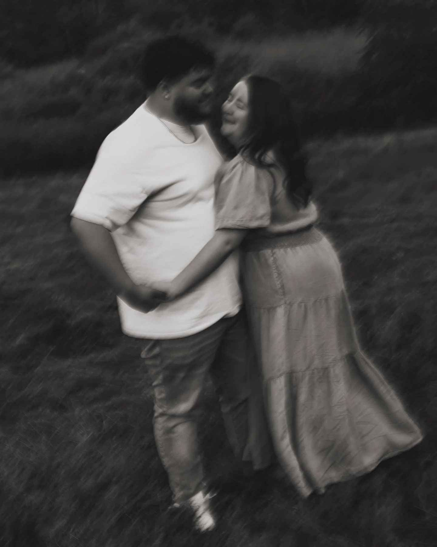 Get taken right back to those slow, romantic moments. ✨ there&rsquo;s nothing I love more than LOVE. 💕 🥹

#monarchcreative #clevelandphotographer #ohiophotographer #clevelandweddingphotographer #vintage #couplessession #couplesphotographer #dreamy 