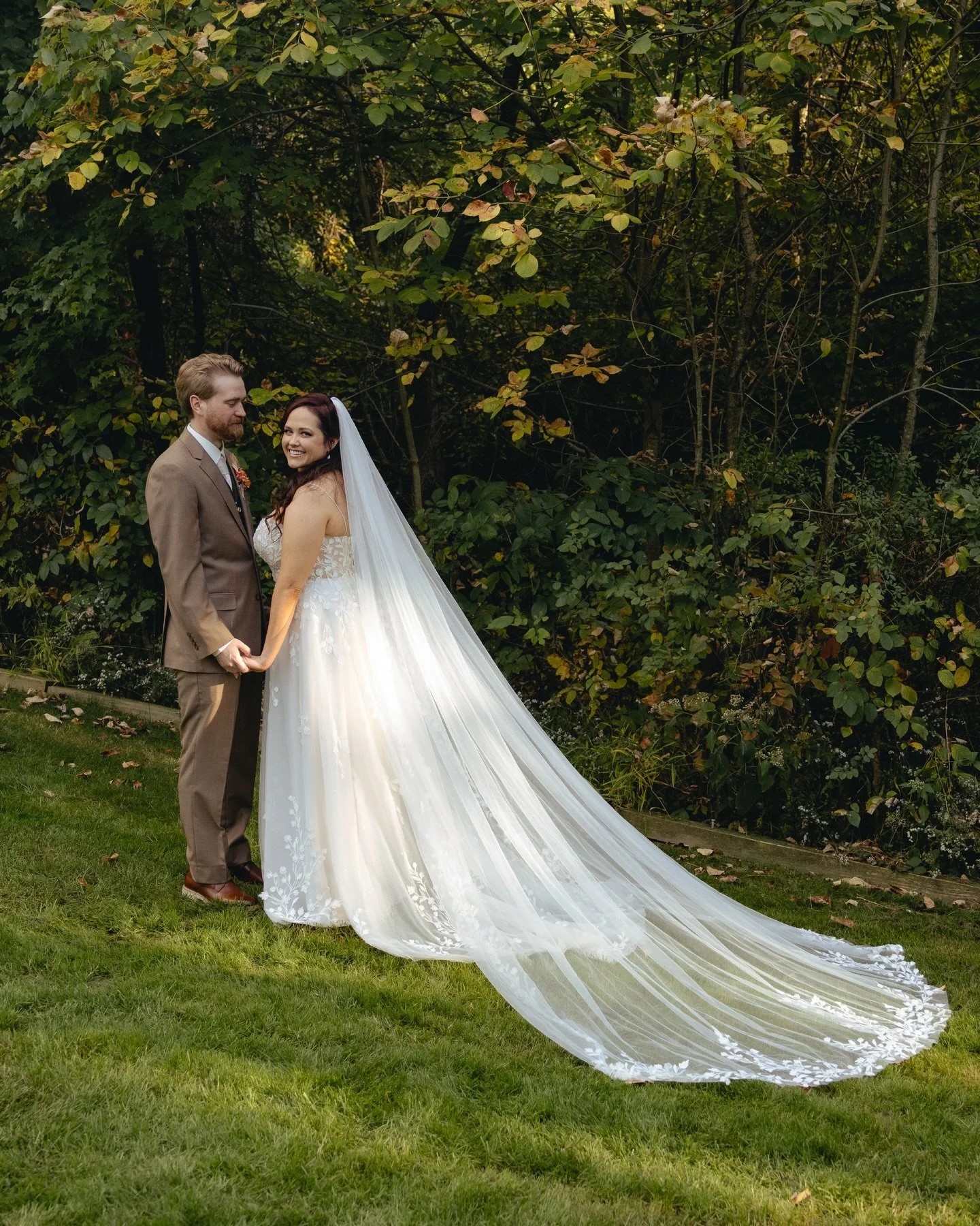 The dreamiest fall backyard wedding ever! 🍁 Oliver &amp; Kelly&rsquo;s wedding was so special I could truly feel the immense amount of love and support their favorite people bring. And that was so special for me to be able to witness and document fo