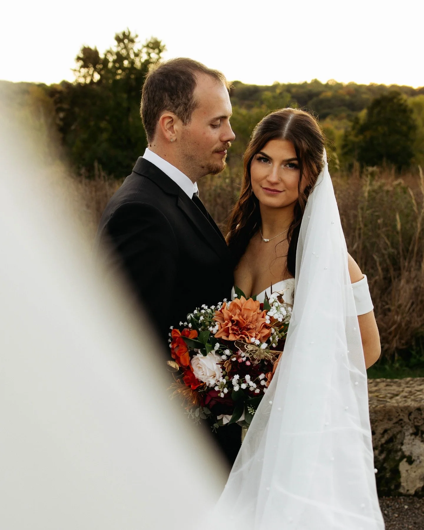 A few moments before Katie &amp; Preston broke it down on the dance floor with their favorite people! ❤️ Bridals always hold a special place in my heart! 🥹 it gives a good slow moment to pause and really experience the day. 

Keywords: Cleveland wed