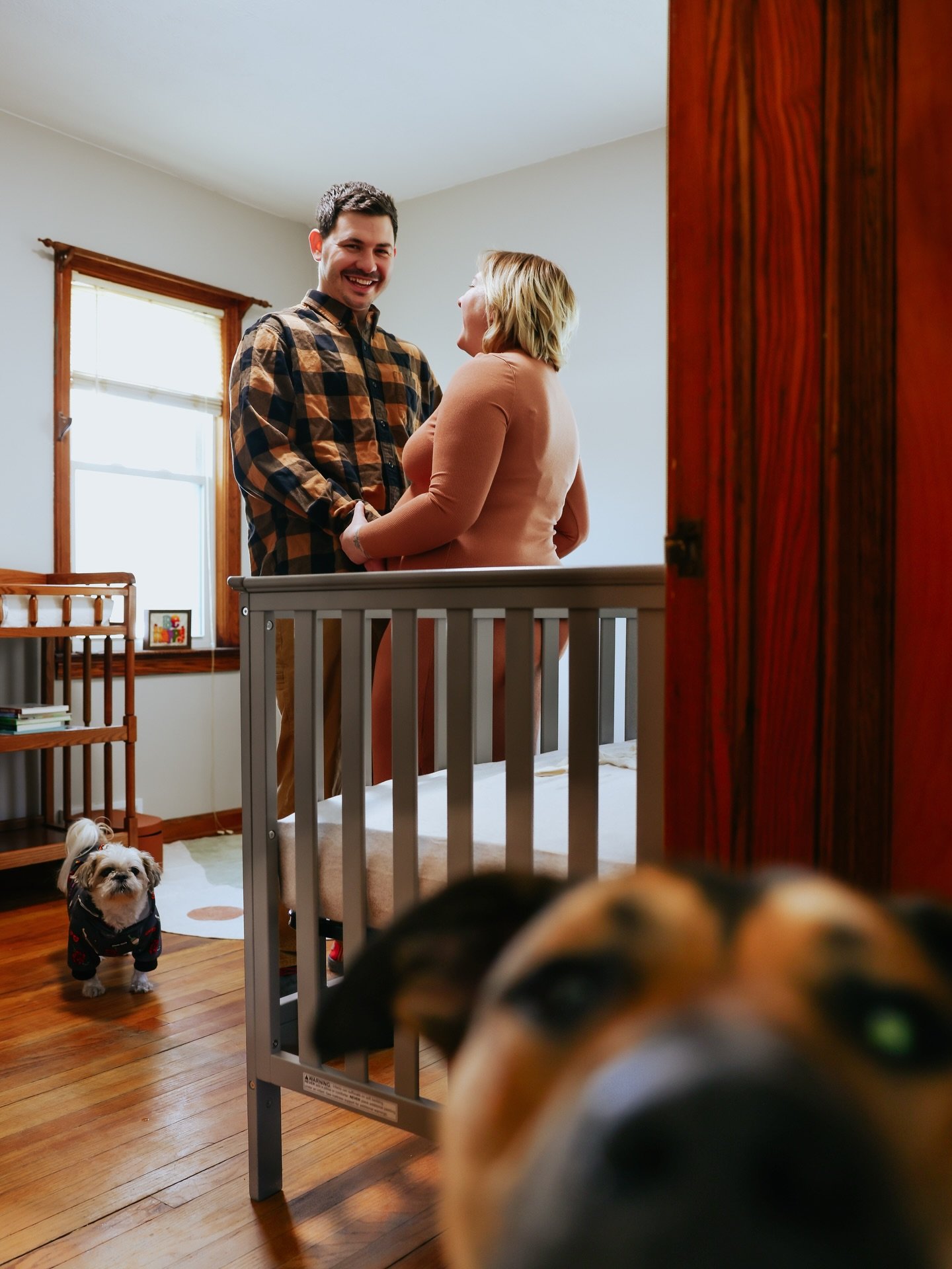 Erin &amp; Tyler swaddling their first baby 🤣🐶🍼

Pt 2 of Erin &amp; Tyler&rsquo;s first maternity sesh!! I&rsquo;m gonna be an auntie 🥹

#monarchcreative #monarchweddings #monarchstudio #clevelandmaternityphotographer #ohioweddingphotographer cle
