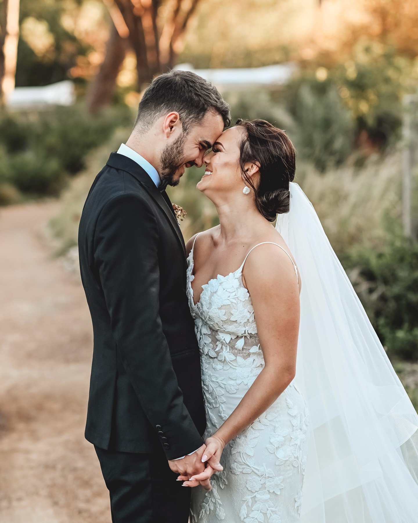 This was one of those weddings where everything was just so meaningful and the love this couple have for each other is what poems are written about

#capetownwedding #capetownweddingphotographer #southafricanwedding #greeceweddingphotographer #greenw