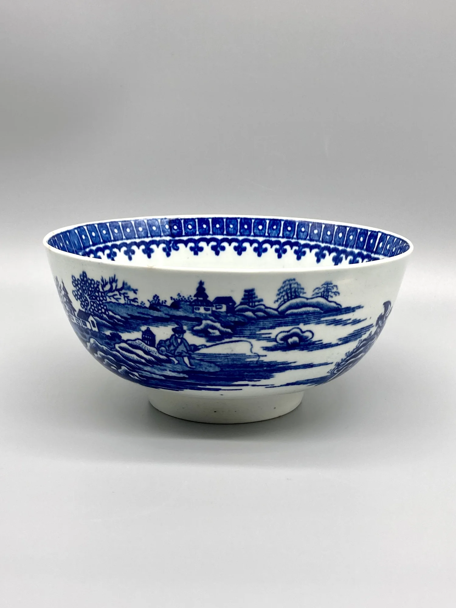 Early Worcester Porcelain Bowl, c1770-80