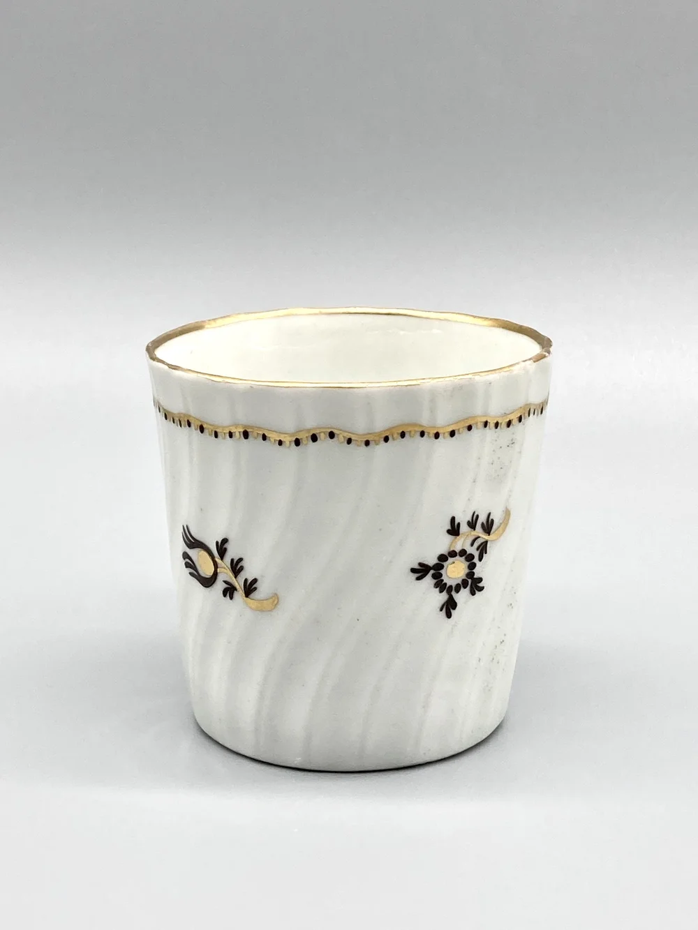 Chamberlain Worcester Porcelain Coffee Can, Pattern 258, c.1800