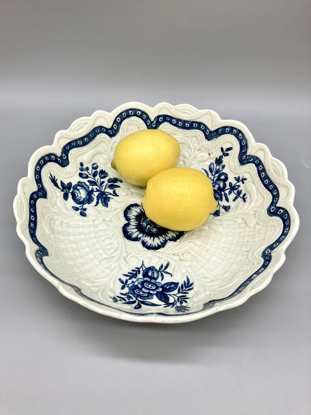 Early Worcester Porcelain Junket Dish, circa 1770
