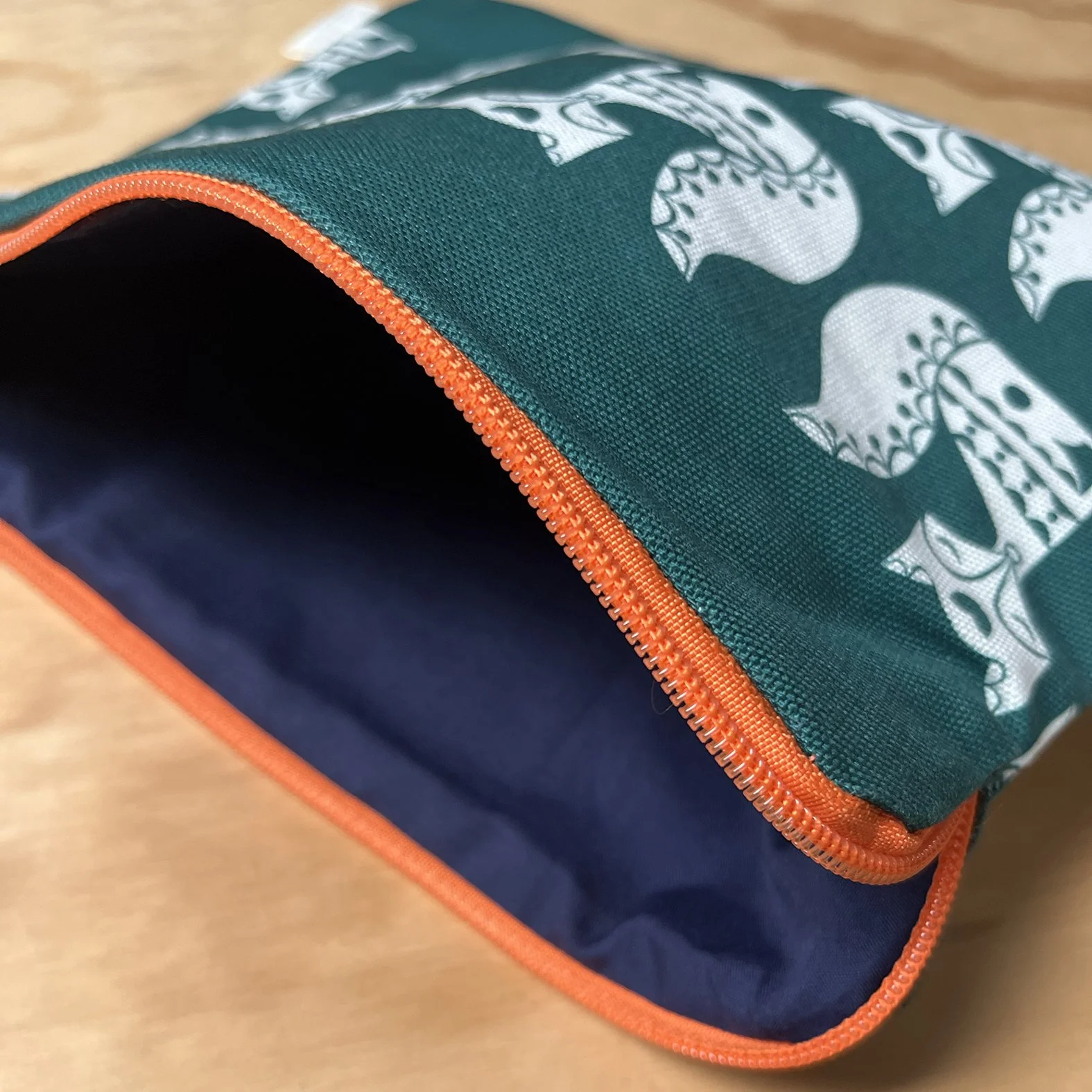 Teal Fox Pouch - Zip detail 1.jpg