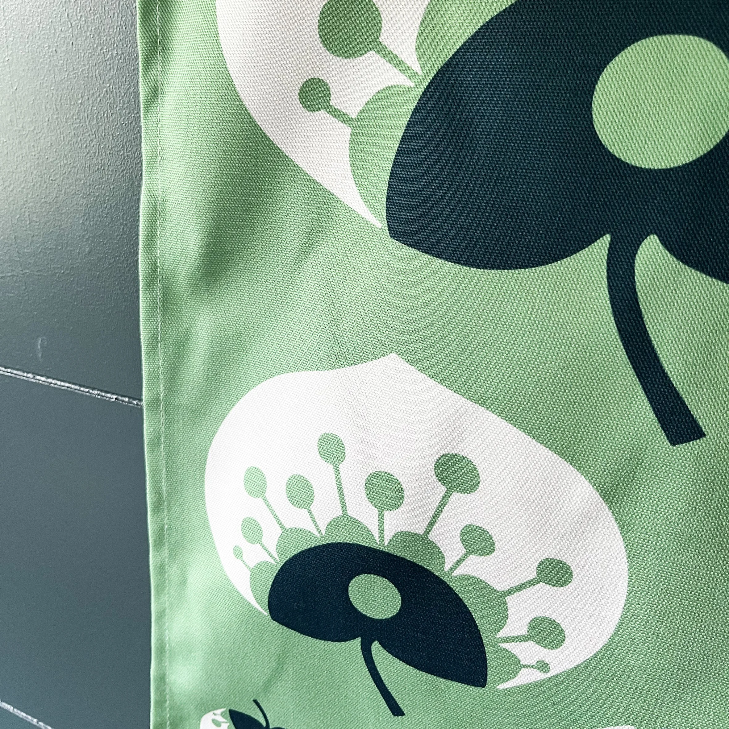 Green Lilipad close up-SQ.jpg