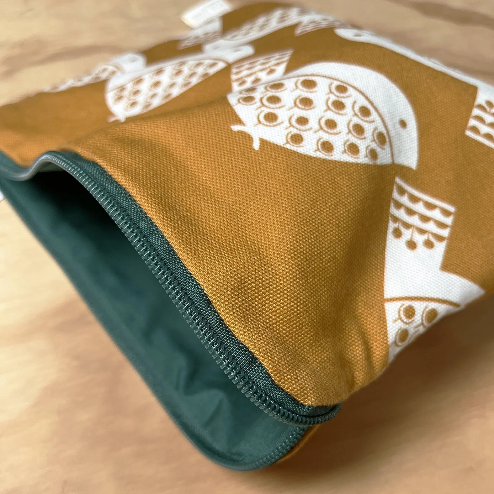 Orange Bird Pouch - Zip detail 2.jpg