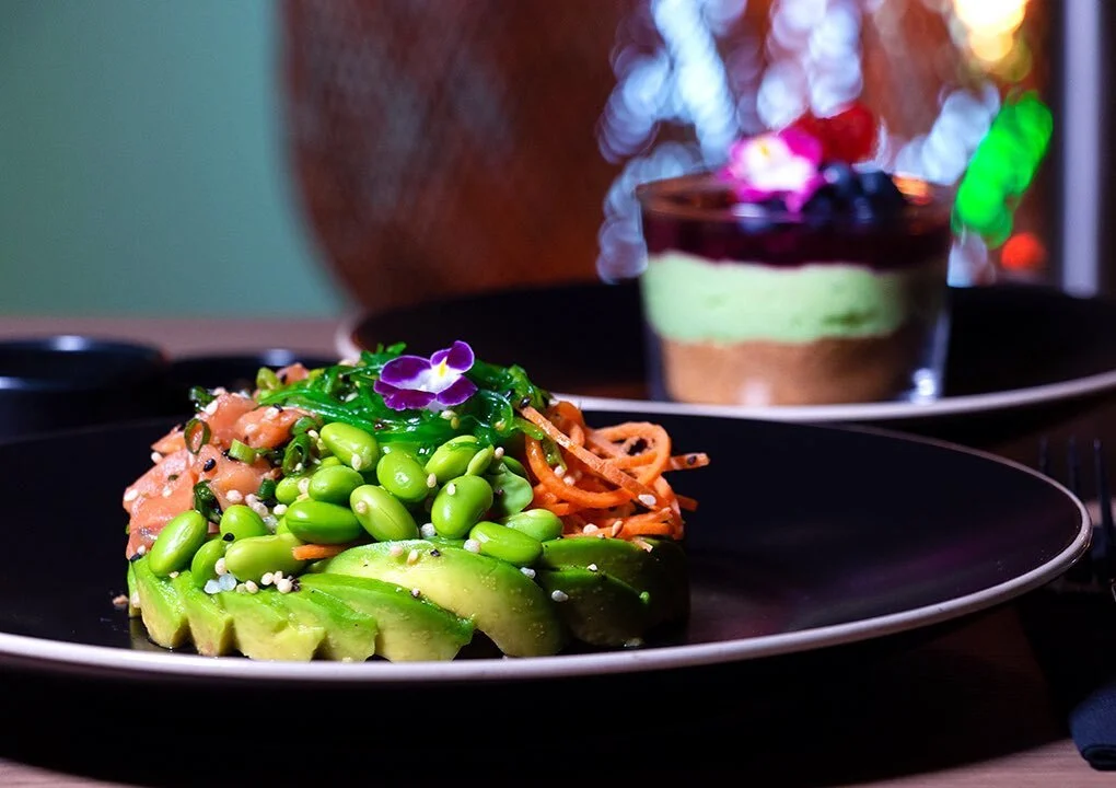 Nos encanta esta combinaci&oacute;n. El mejor poke de salm&oacute;n con un delicioso Avo Cheesecake💚🥑 @multiplazapa 
#todoavocado
.
.
.
#avolovers&nbsp;#avocado&nbsp;#aguacate&nbsp;#avocadoaddict&nbsp;#todoavocadoPTY&nbsp;&nbsp;#mimedioaguacate&nbs