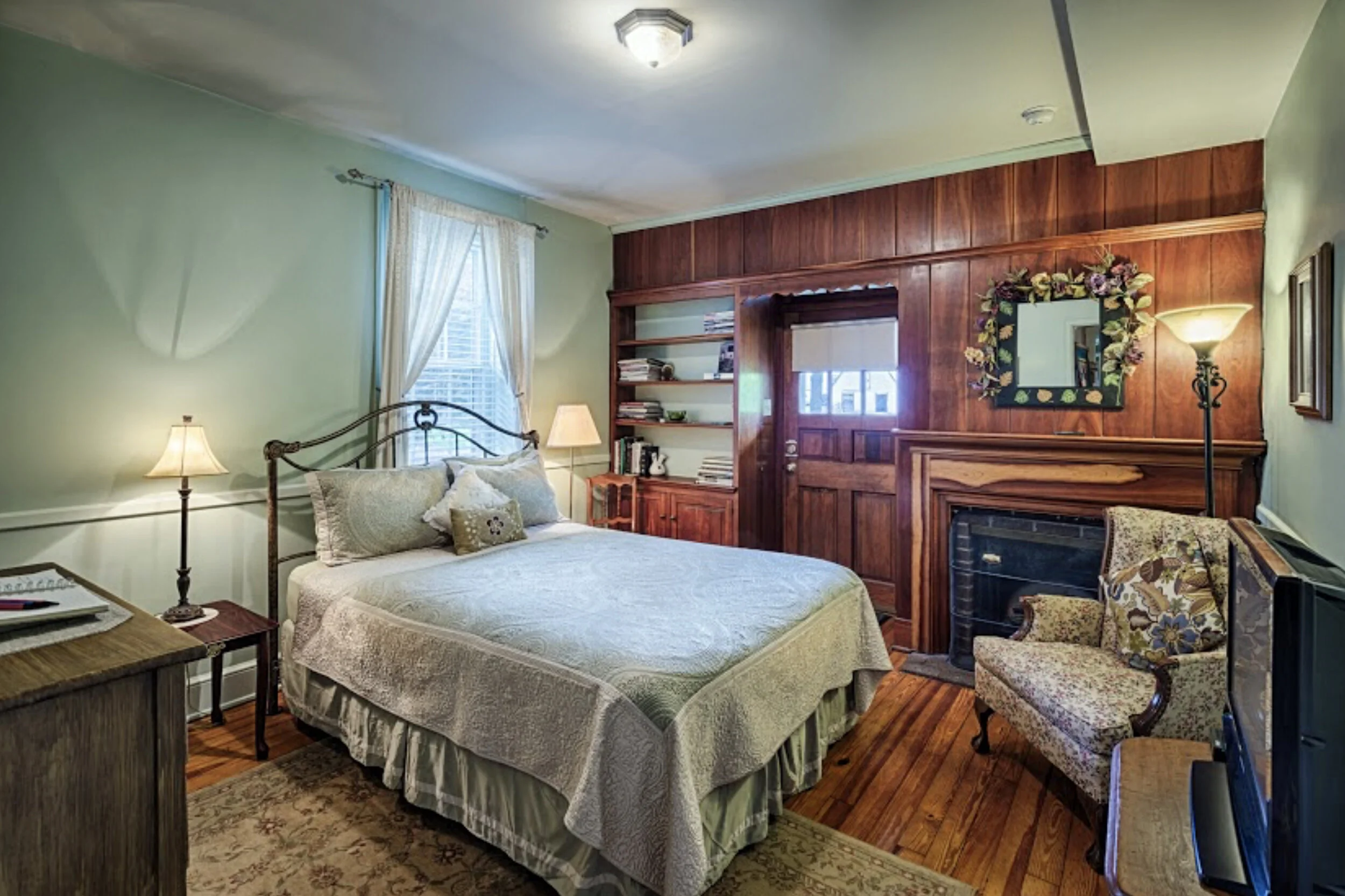 Room - Cedar 1.jpg