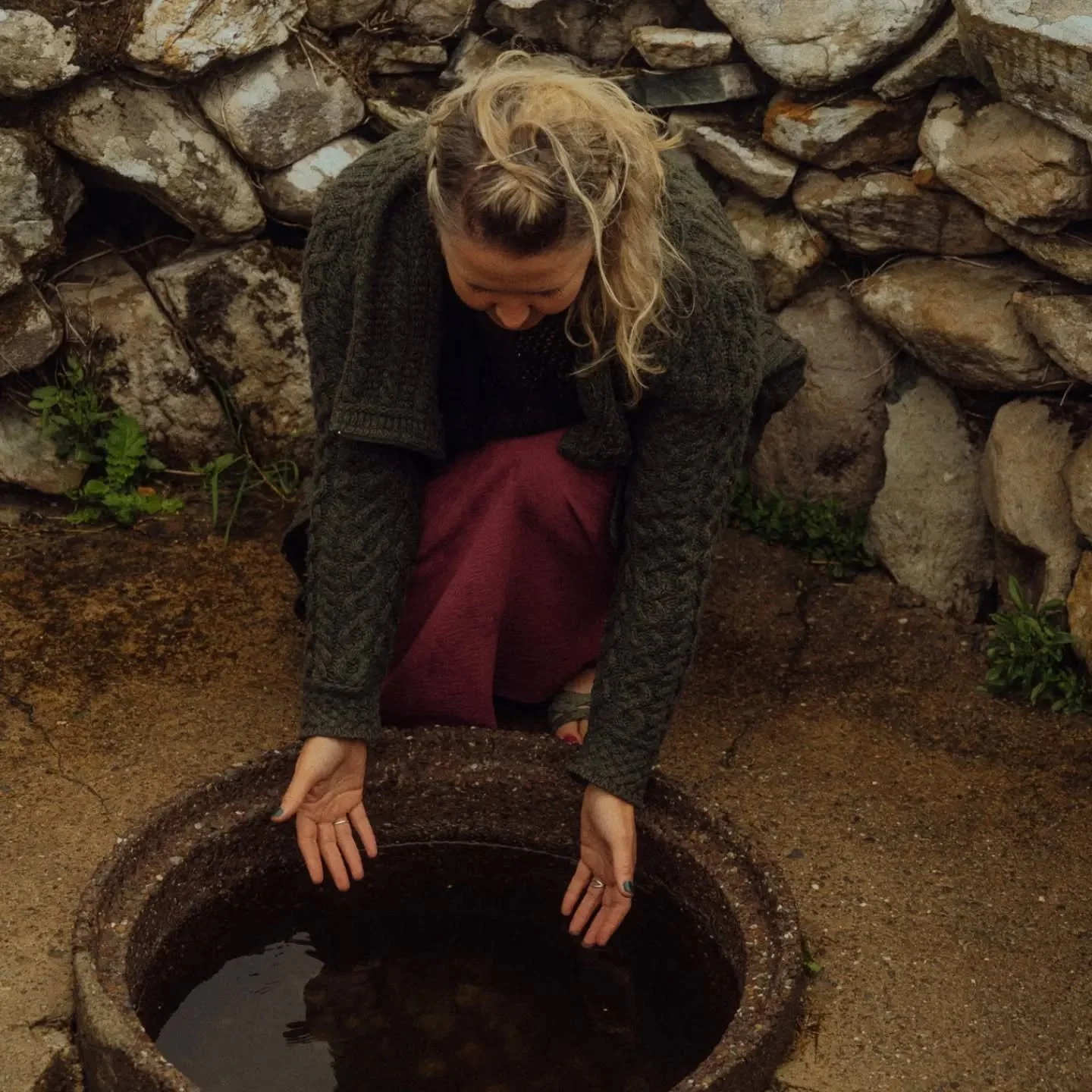Heres my story

I'm Aisling 

Welcome to my work

This is my page to honour all of the older parts of our tradition here in Ireland.

The parts that we have forgotton, or perhaps that have been taken away from our conscious mind

Im here to help you 