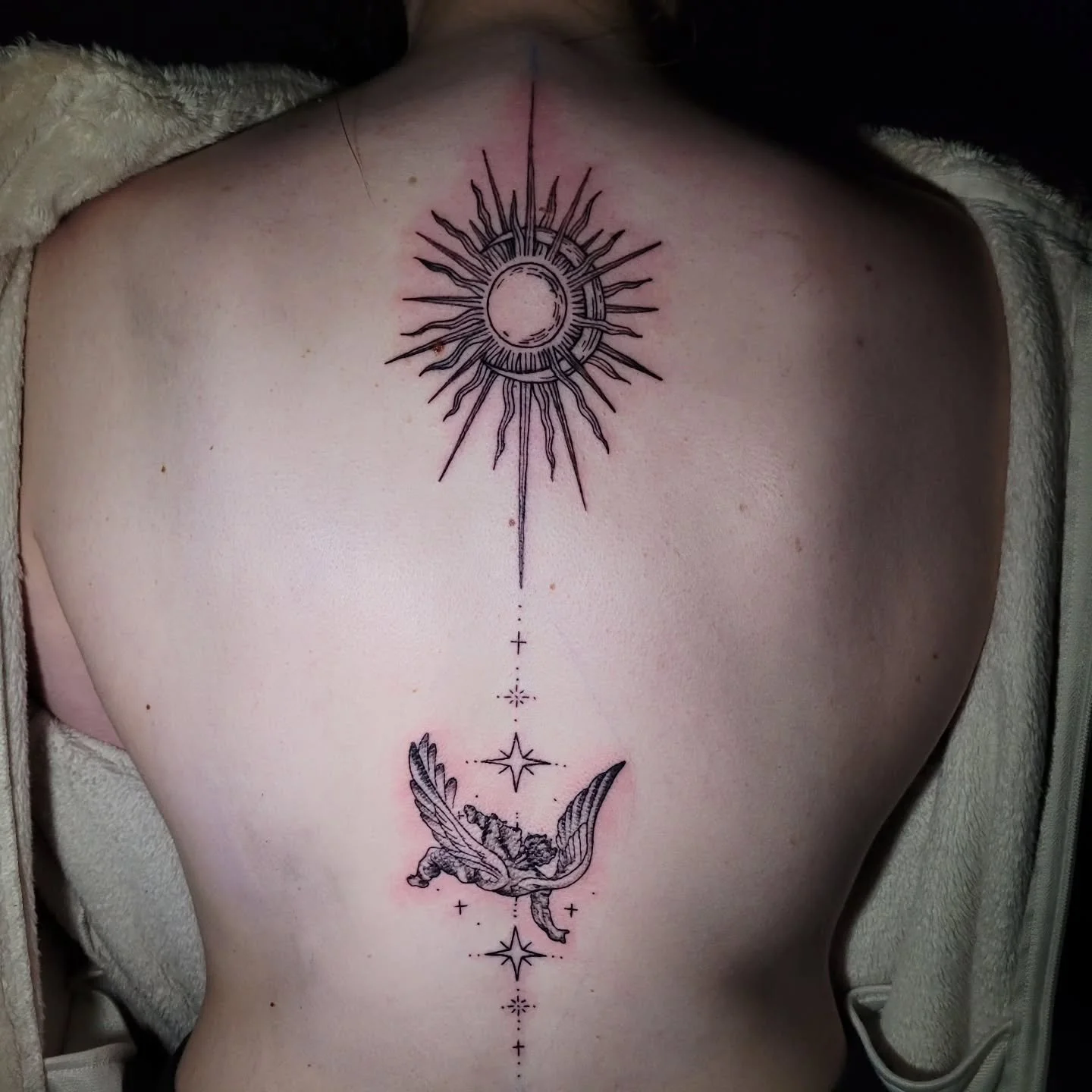 I had a blast doing this back piece for Molly! Thanks for looking! 
DM, email, or call 816-832-8799 for inquiries! Let's get you booked for your next tattoo!

#tattoo #tattooartist #kcmo #kansascity #kwadronneedles