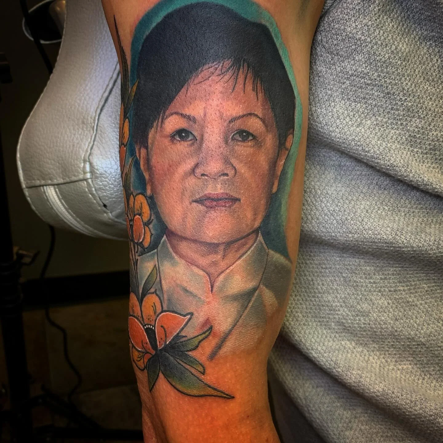A portrait of a clients mother I did a few years ago I&rsquo;d love to do more pieces like this thanks for looking feel free

BOOKS OPEN 
BOOKING LINK IN BIO 🔗
&bull;
&bull;
&bull;
&bull;
#tattoo #portrait #colortattoo #artist #tattooer #tattooartis