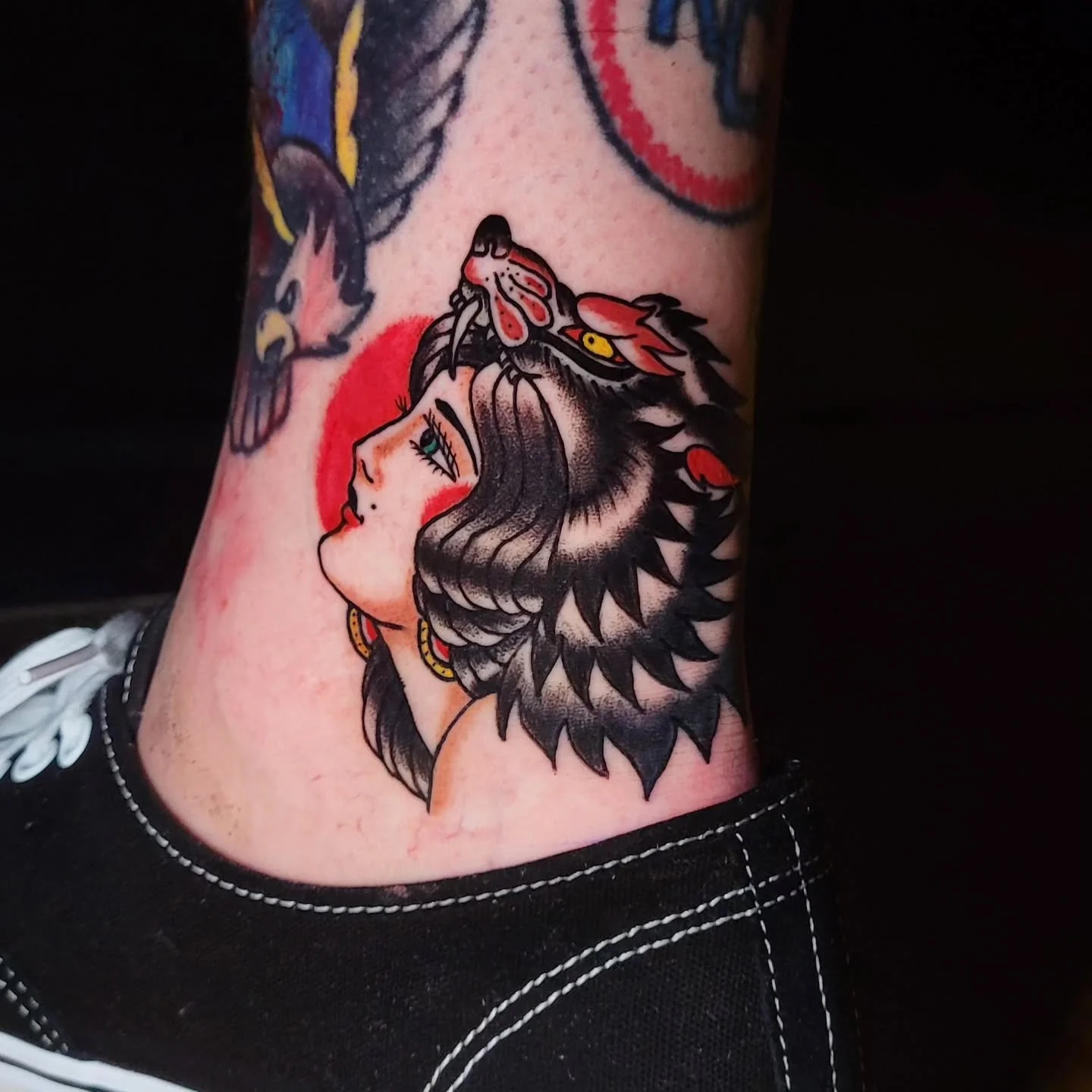 Got to add another traditional banger to Ryan's leg! I've always loved doing traditional, and would love to do more! As always, thanks for looking. 

DM, or email (in bio) for booking. Let's do some awesome tattoos in 2026.

#tattoo #americantraditio