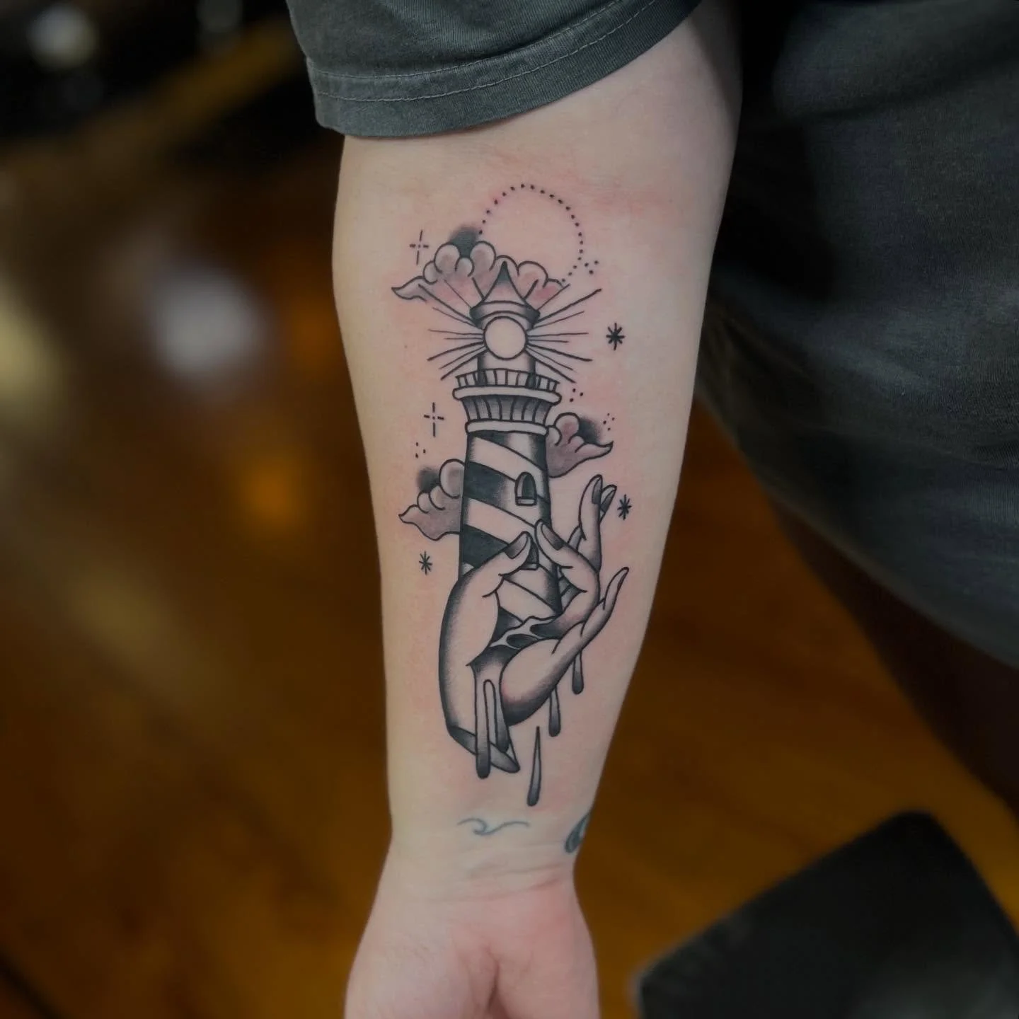 I would LOVE to do more traditional tattoos this year!! 
My books are open! DM or email me for inquiries. 💕

#crybabytattooproducts #traditionaltattoos #kansascitytattooartist #kansascity