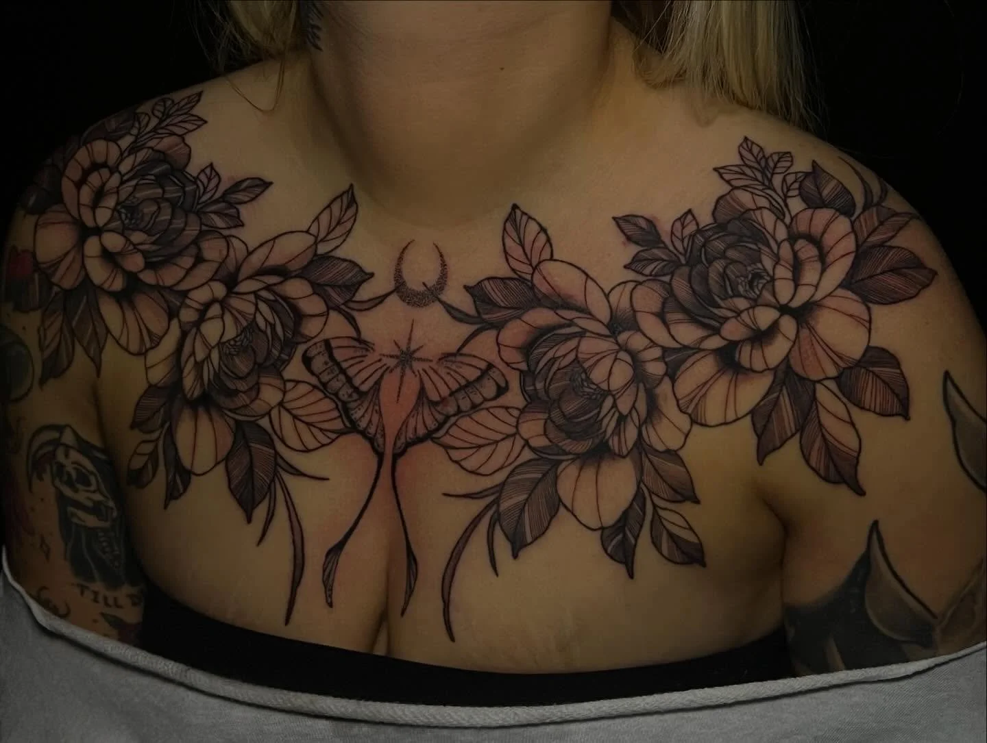 Chest piece complete! Now we just gotta blast the neck!! 😁😁😁