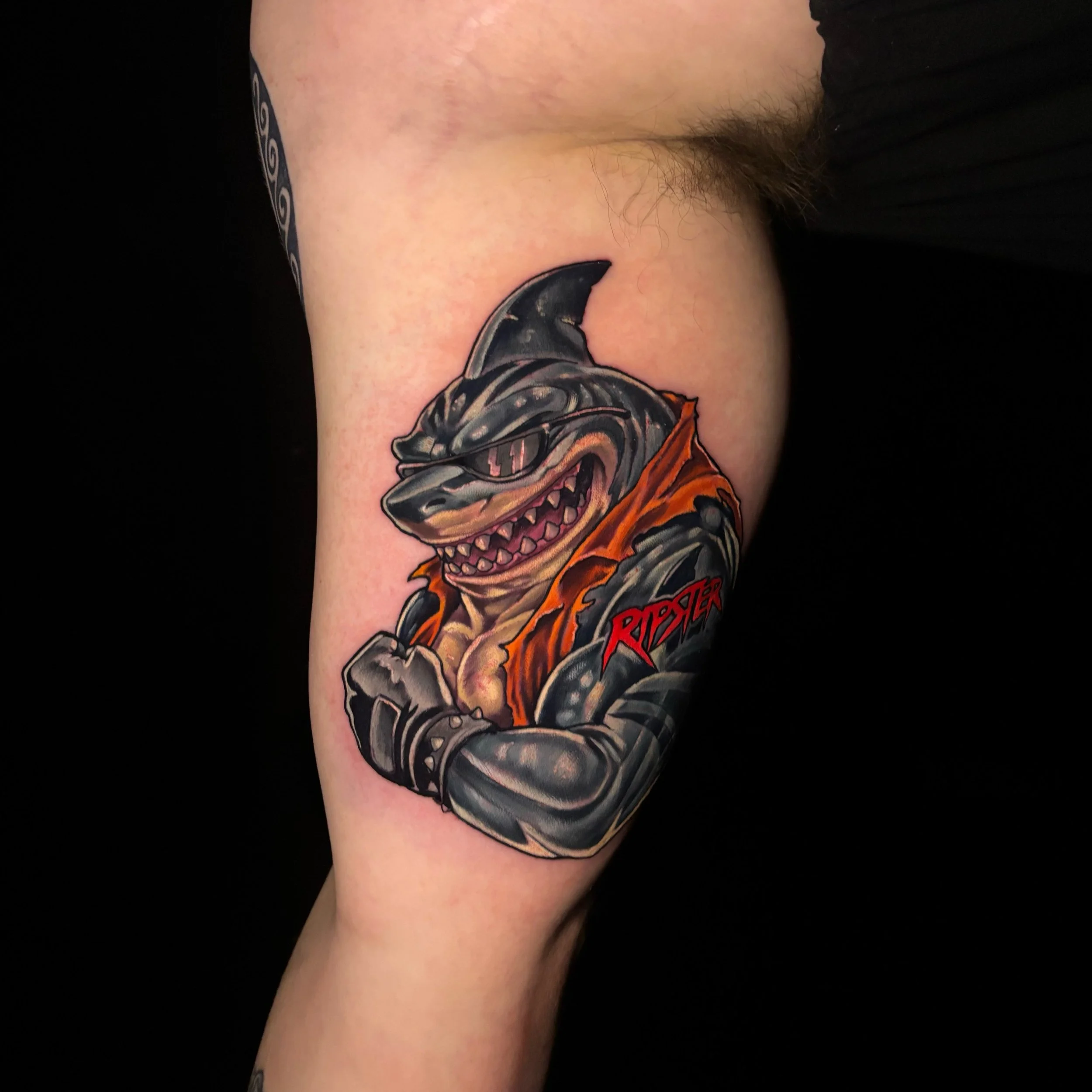 It&rsquo;s not everyday you get to tattoo a street shark! This was a blast. 
If you&rsquo;d like something nostalgic and rad message me with your ideas let&rsquo;s set something up! 

#tattoo #streetshark #art #kcmo #tattoos