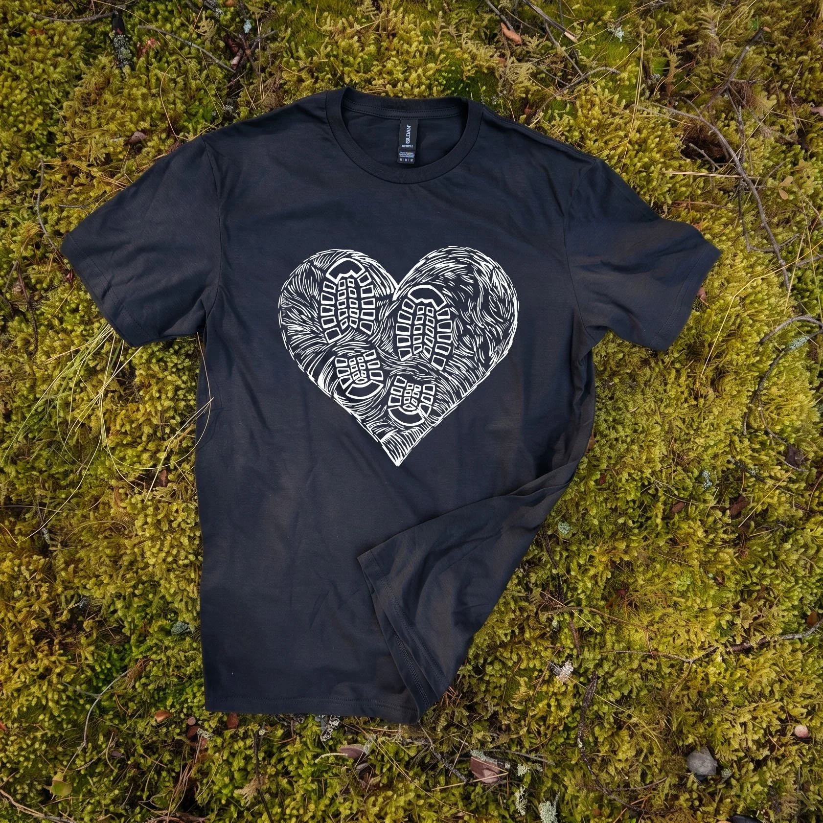 HeartLogo_MossMockups_0005_Black 0e0e0e.jpg