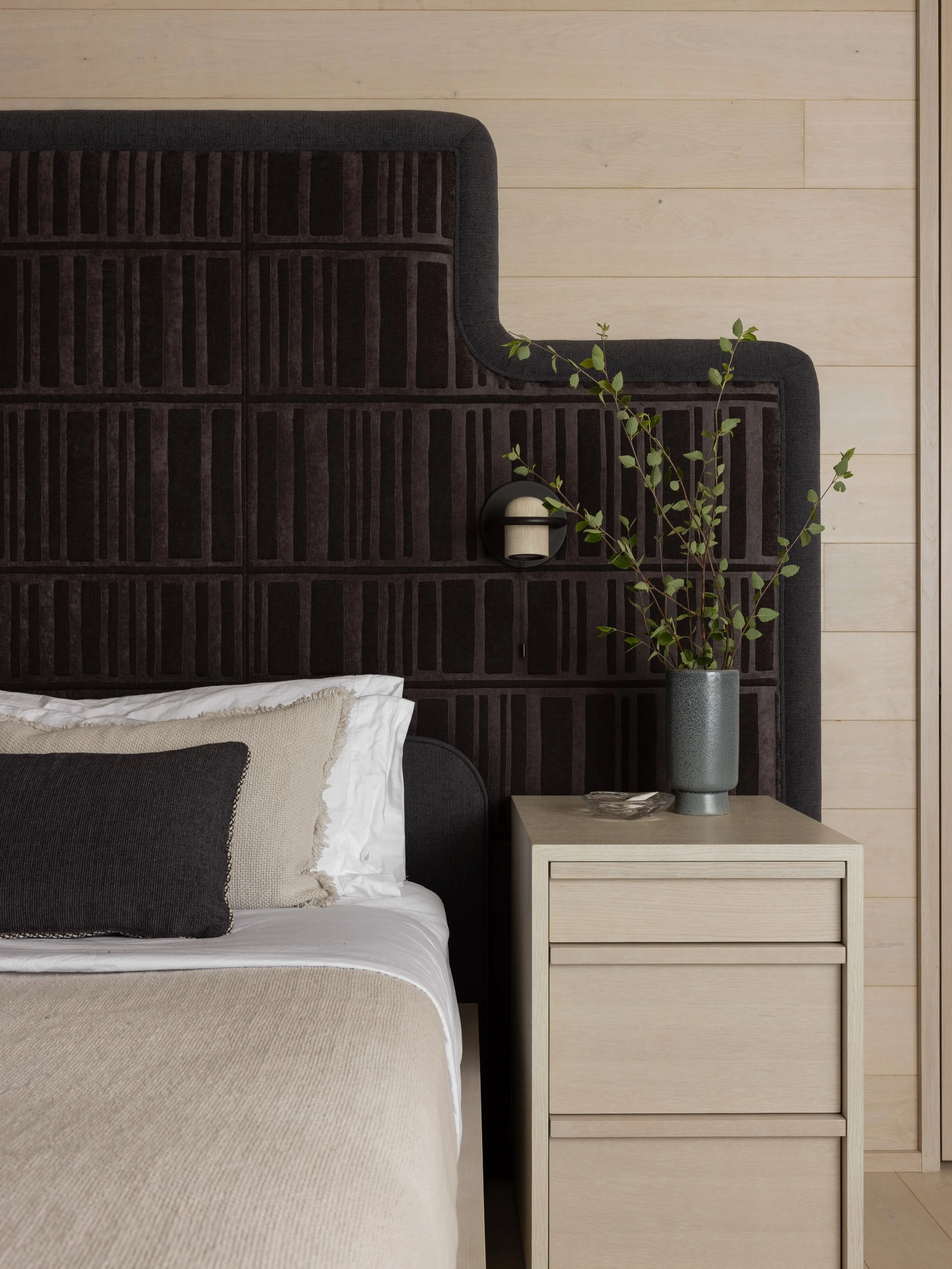 Soft, warm and unhurried, with tone-on-tone oak and linen and a little texture to keep it interesting. The details are custom, but the feeling is simple. 

That&rsquo;s the brief we love most. 

Biophilic Design | Natural Materiality | Craftsmanship 