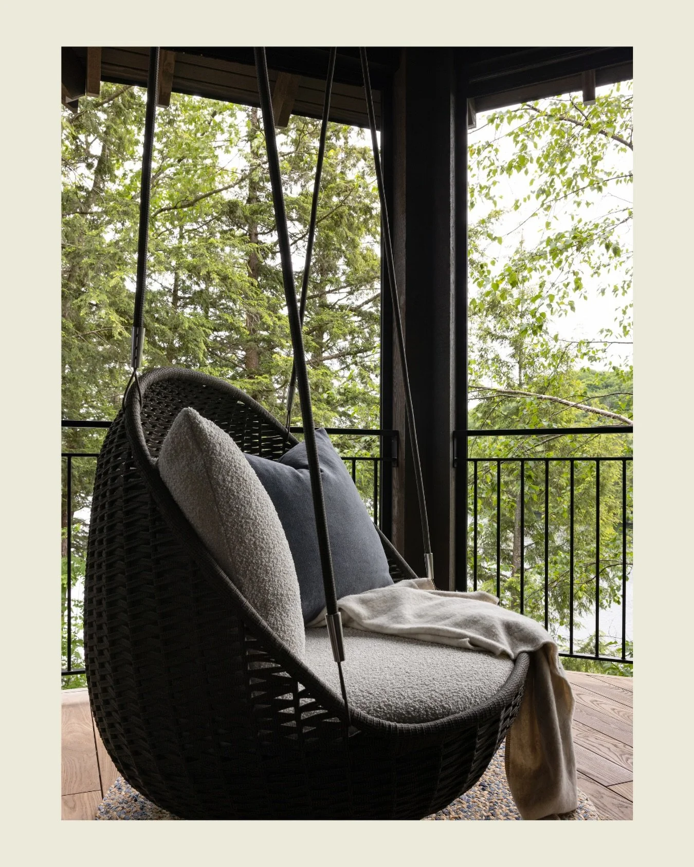 Natural materials underfoot. Sightlines that lead straight to the water. Room for three generations under one roof.
The best vacation homes aren&rsquo;t only about how they look. They&rsquo;re the backdrop for the days you&rsquo;ve been looking forwa