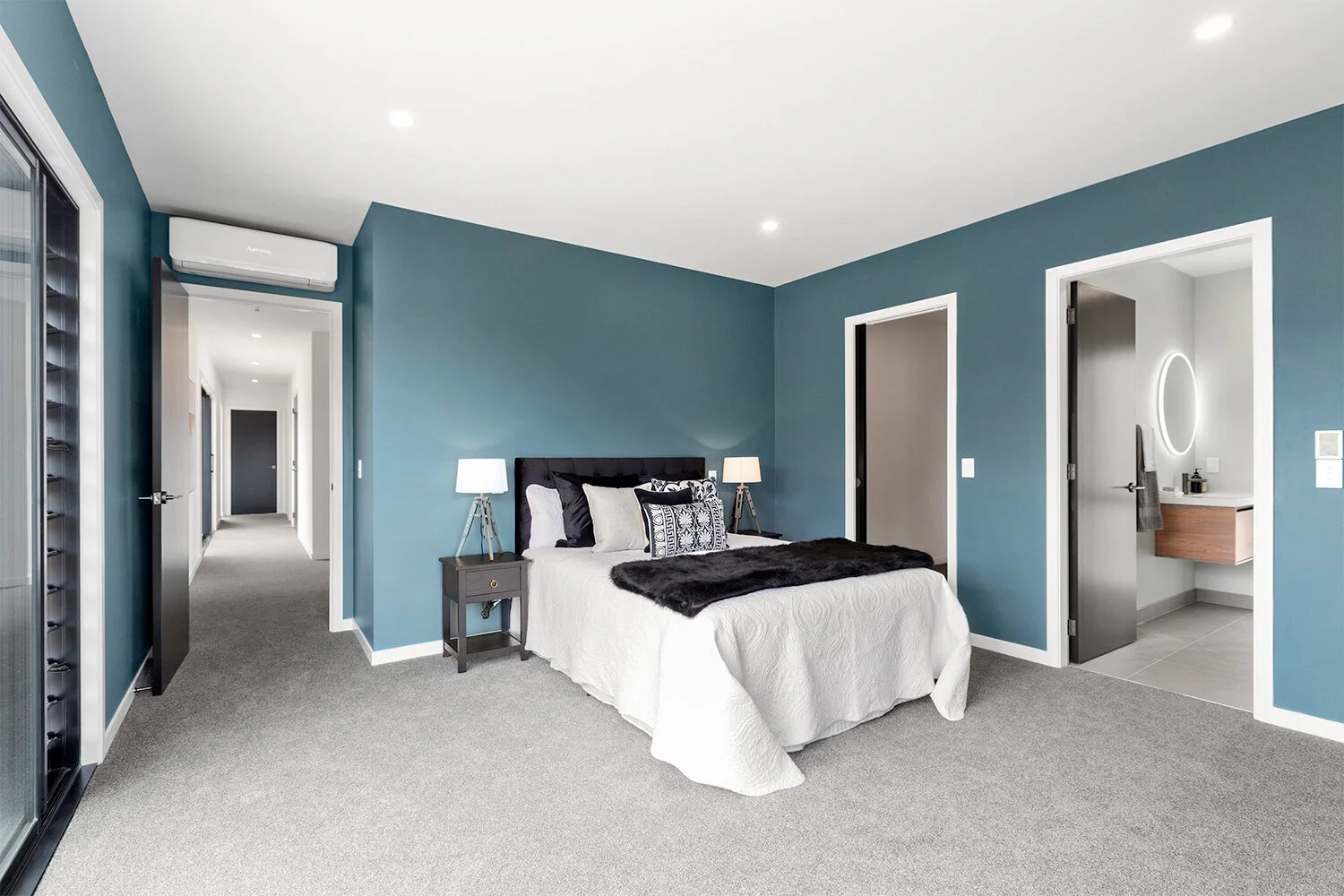 Mike Smith 1 1500px.jpg