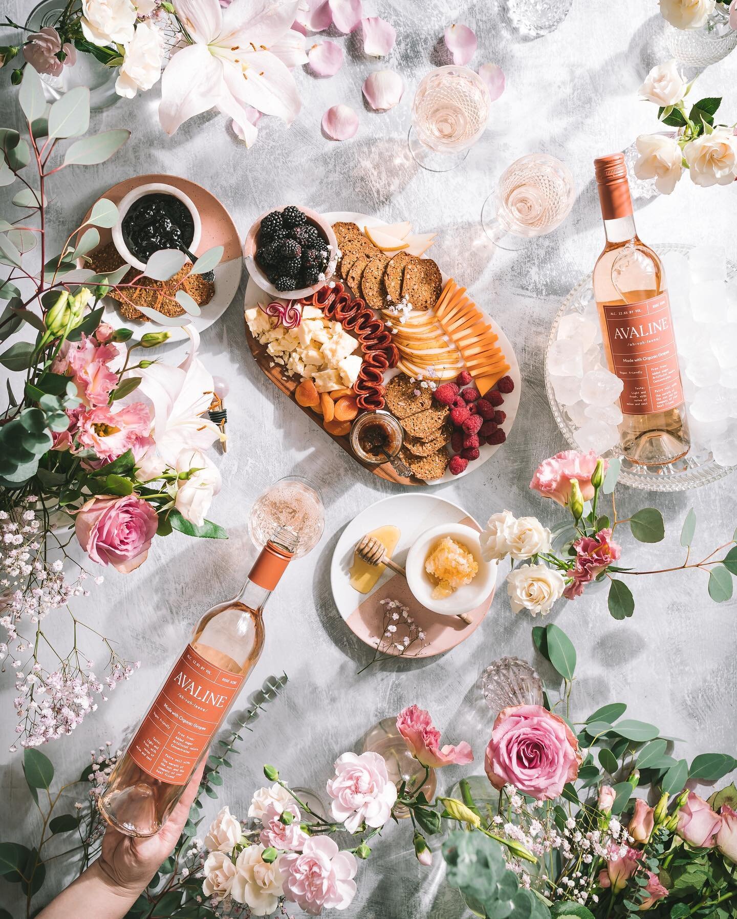 Welcome Spring! 🌱 ⁣
⁣
Who else is ready for warmer temps and ros&eacute; season?!