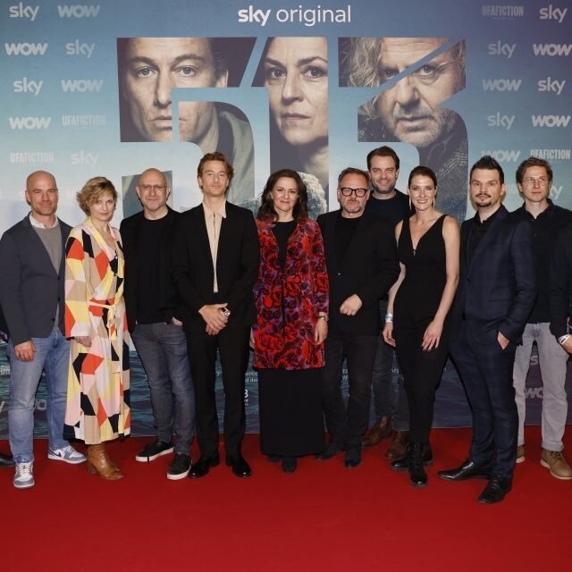 HELGOLAND 513 feiert Weltpremiere in Berlin ✨

🎟️ Ab 15. M&auml;rz 2024 exklusiv als komplette Staffel auf @skydeutschland und auf dem Streamingdienst @wowtvde 

&quot;Mit einem glamour&ouml;sen roten Teppich feierte gestern die UFA Fiction Produkti