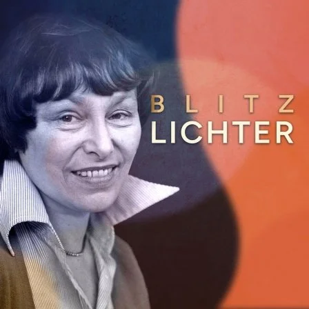 👂 H&Ouml;RSPIEL "Blitzlichter" von Ilse Aichinger / morgen, 11.10.2026 - 15:05 bis 16:22 Uhr - Radio BAYERN 3
Blitzlichter, Filmbilder, Worte. Ilse Aichinger erz&auml;hlt auf eigenwillige Art eine Autobiographie, die sich im Wesentlichen &