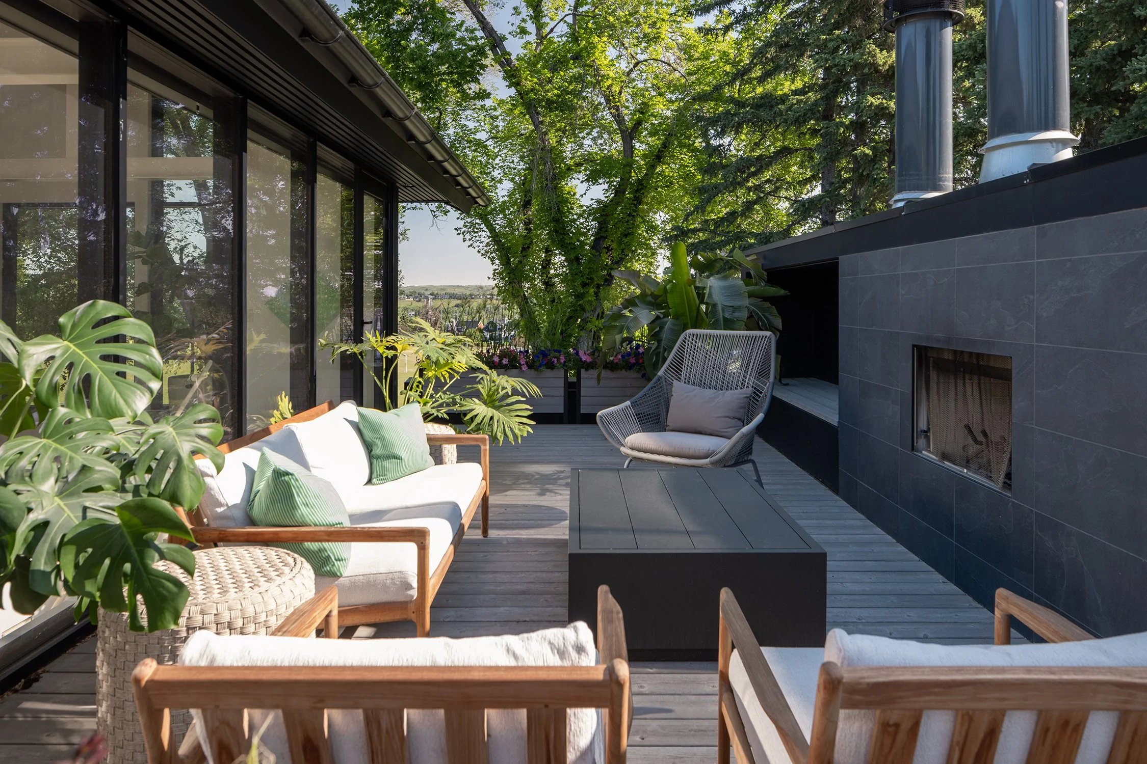 HOUSE IN SCARBORO - PHOTO - EXTERIOR 07.jpg