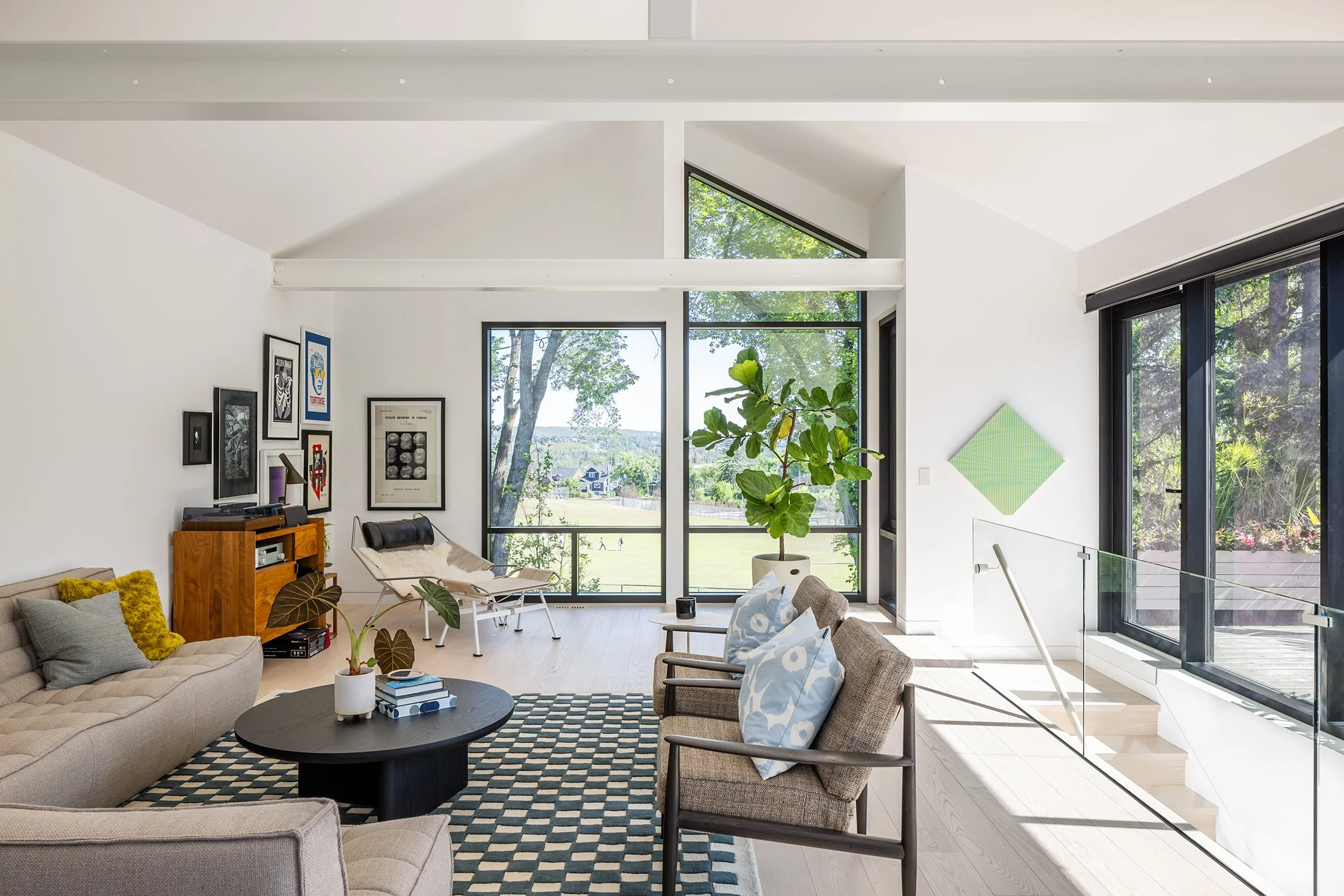 HOUSE IN SCARBORO - PHOTO - INTERIOR 02.jpg