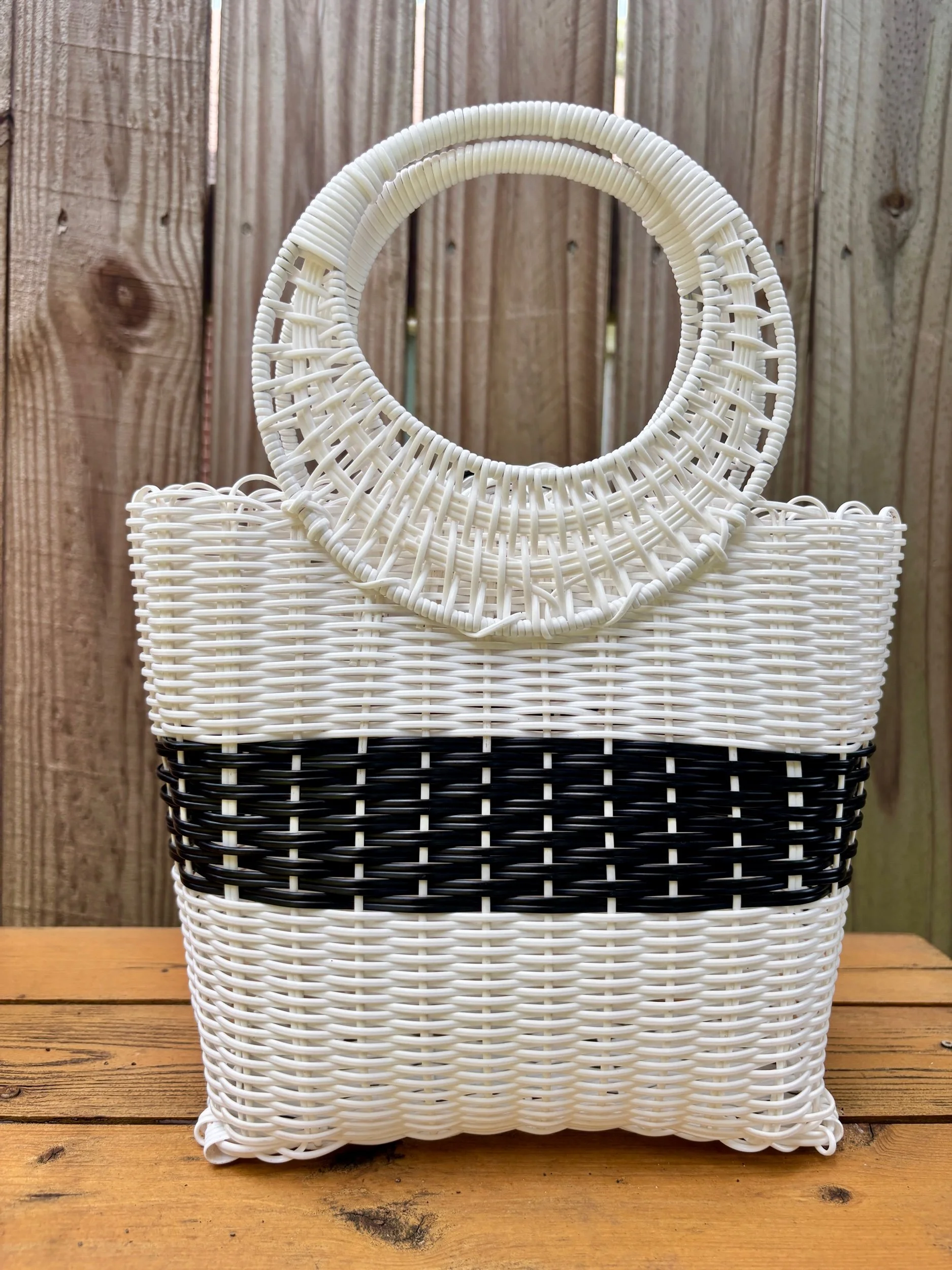 Handwoven recycled bags, white and black