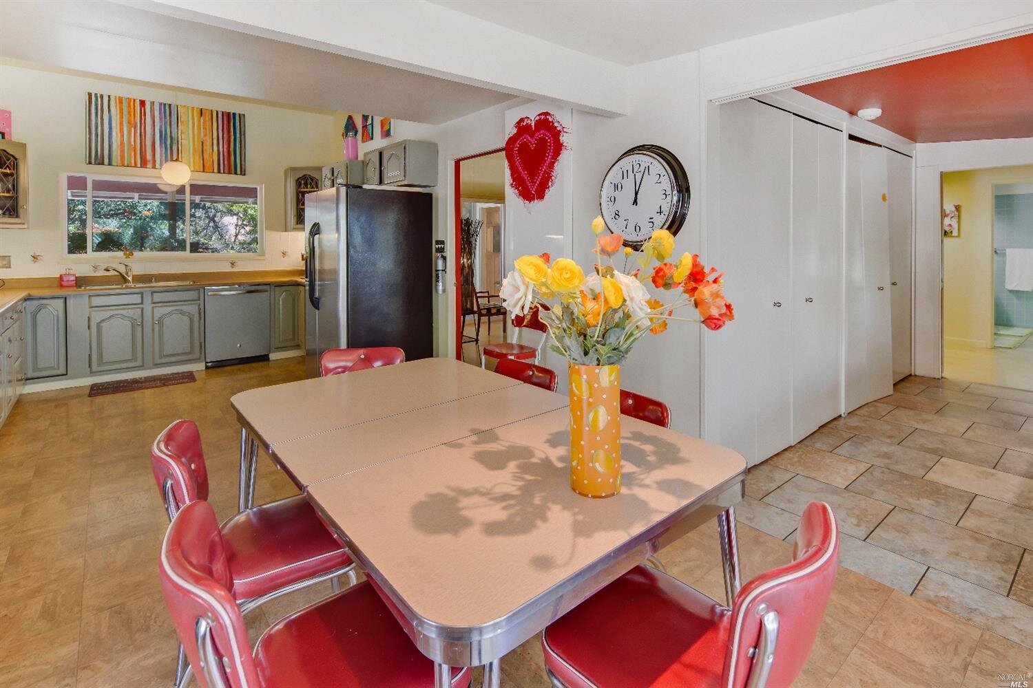 Dining Area 2.jpg