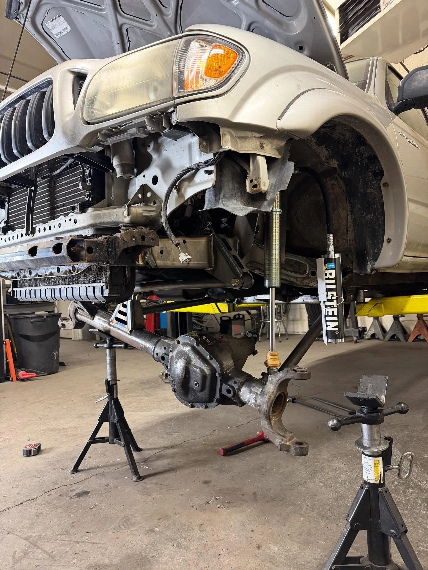 The first production front kit for the 1g Tacoma all fit up and welded out. Onto the rear! #martecengineering #martectacomakit #toyota #tacoma #sas #solidaxle