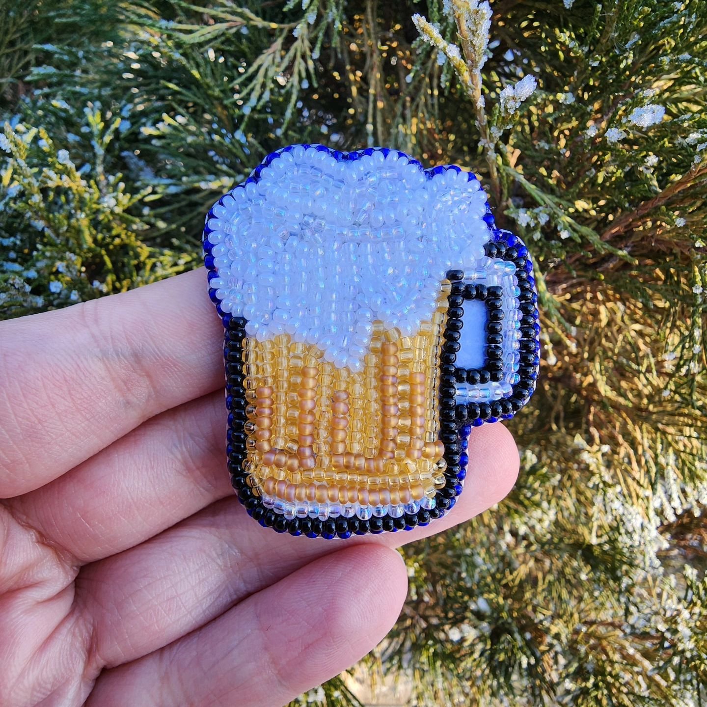 ✨️Cheers! 🍺✨️

*claimed* @jason_tremblay_to
#beerglass #beerpint #beer #beading #drinkresponsibly #indigenousbeadwork #indigenousmade #smallbusiness #winnipegartist