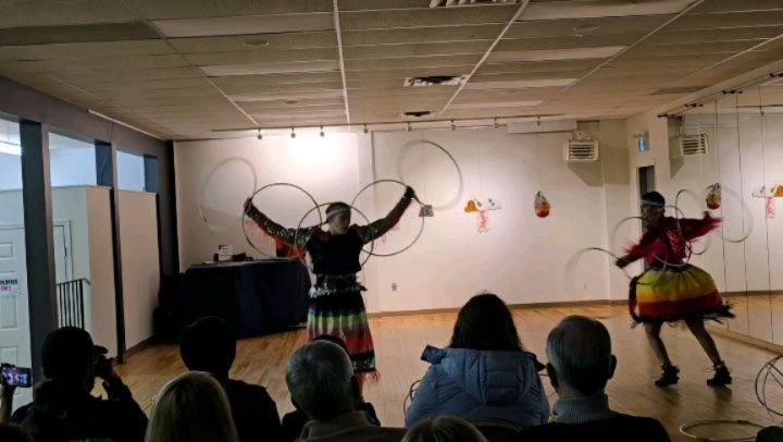 The hoop dancing performances by the talented @masonhoopdancers at Friday's ceremony at Steinbach Arts Council @steinbacharts were so beautiful. I feel blessed to have had my artwork share the space with them.
Photo credit: Amber Clark @mkadeasabikes