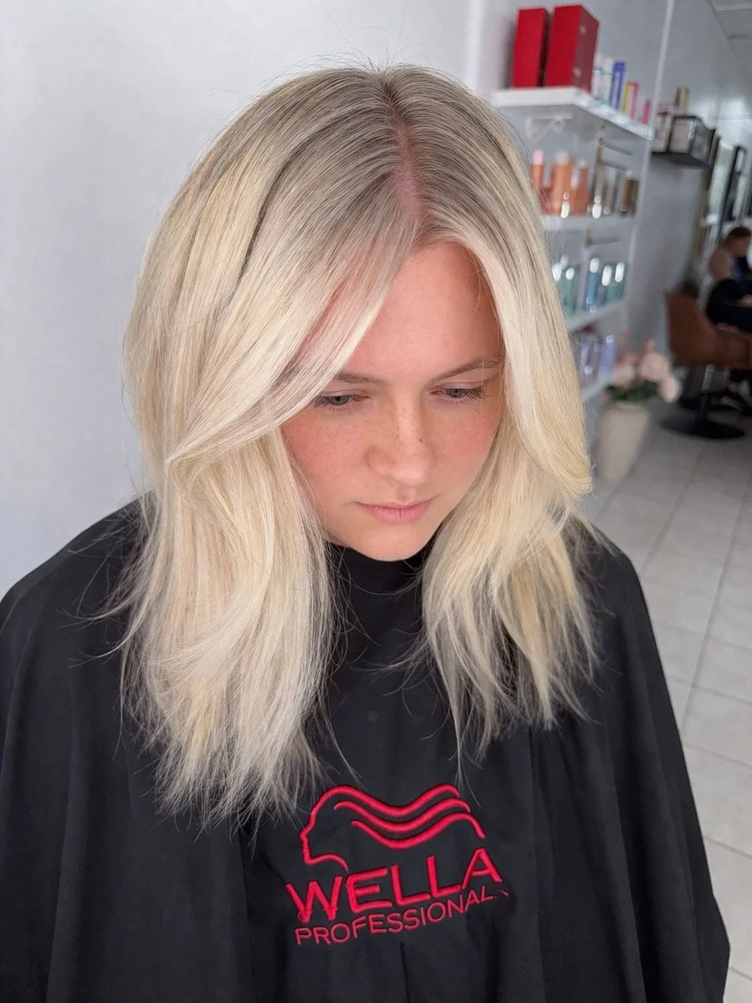 Nothing beats that fresh blonde Feeling!!!🤍🤍

You ready for your next blonding sess?✨
Book online https://www.glowhairstudio.com.au/services

#glowhairstudiosh #wellaproanz #makeityou #swanhillblondespecialist #luxurysalon