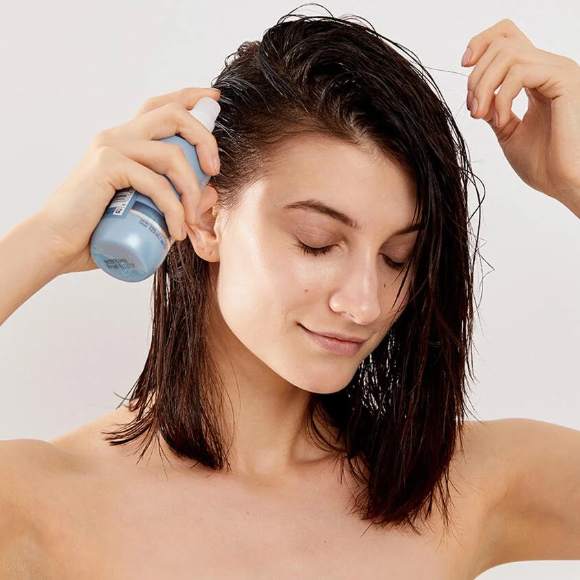 05_PDP_Hydrate_QuenchMist_CarouselProductInUse_844x844.jpg