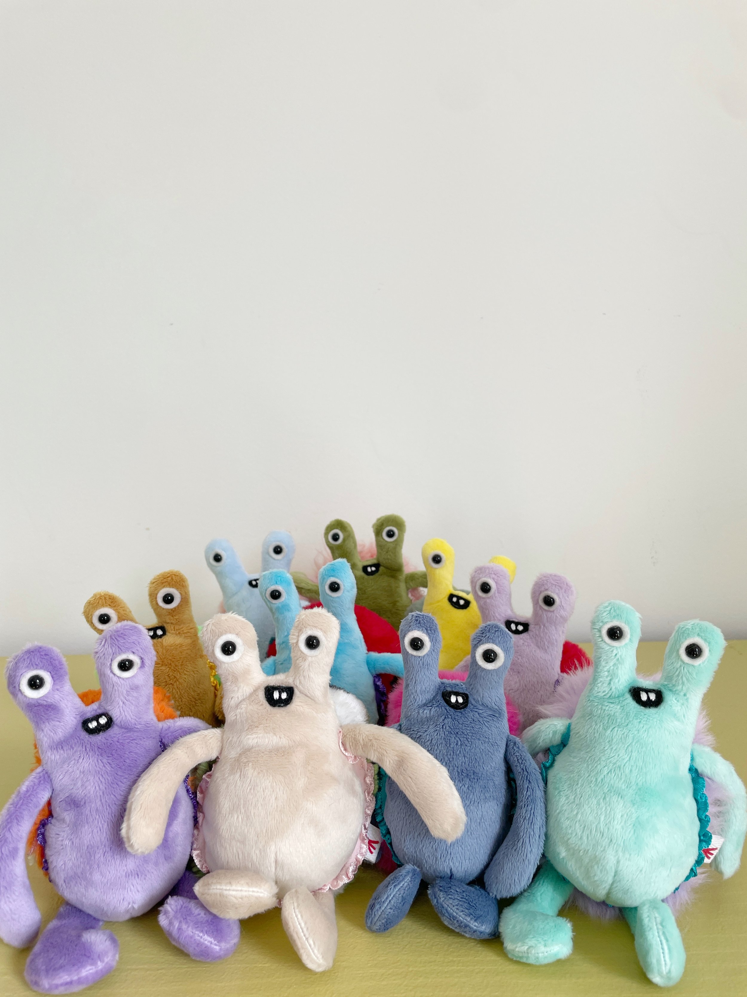 Smol Happy Snails