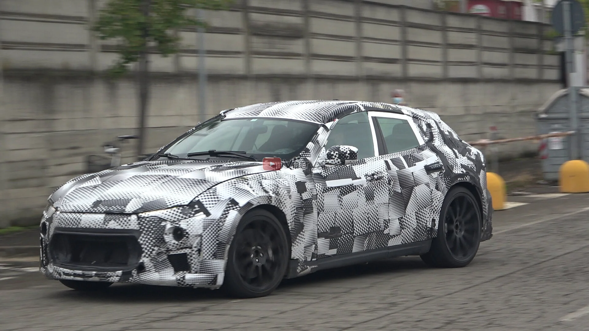 Ferrari Purosangue SUV - Test Mule