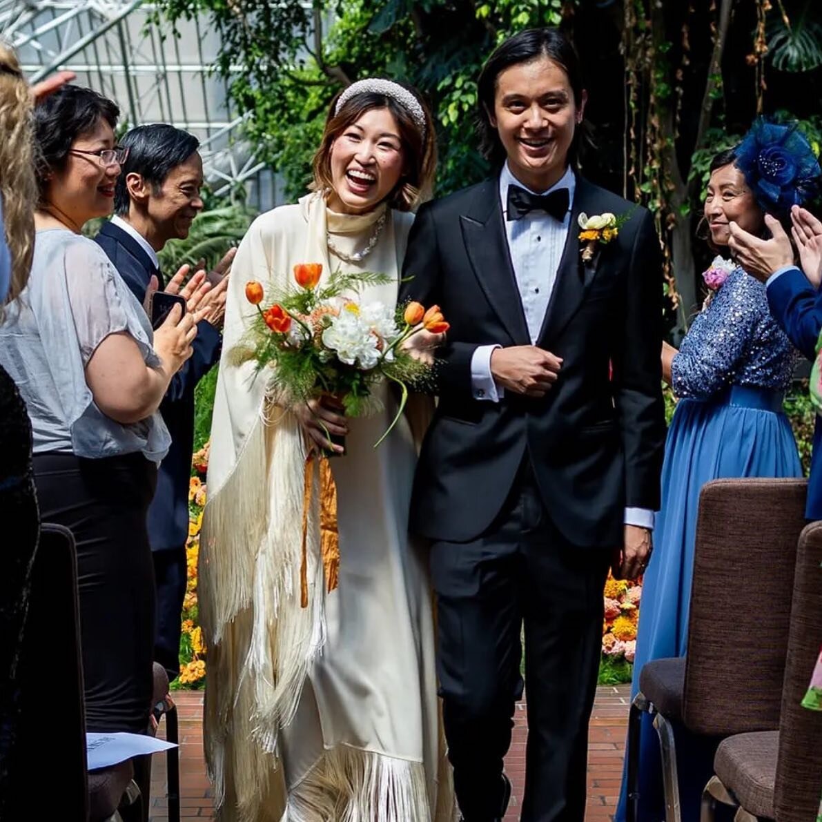 Loved doing the blooms for J and B who got married at the Barbican last summer! 🧡🧡🧡🧡🧡
Looking forward to creating more floral joy this year! ✨✨✨✨

Team who made the day happen: 

@lizaomalleyphotography 
@searcyslondon
@lauracrockettcelebrant
@j