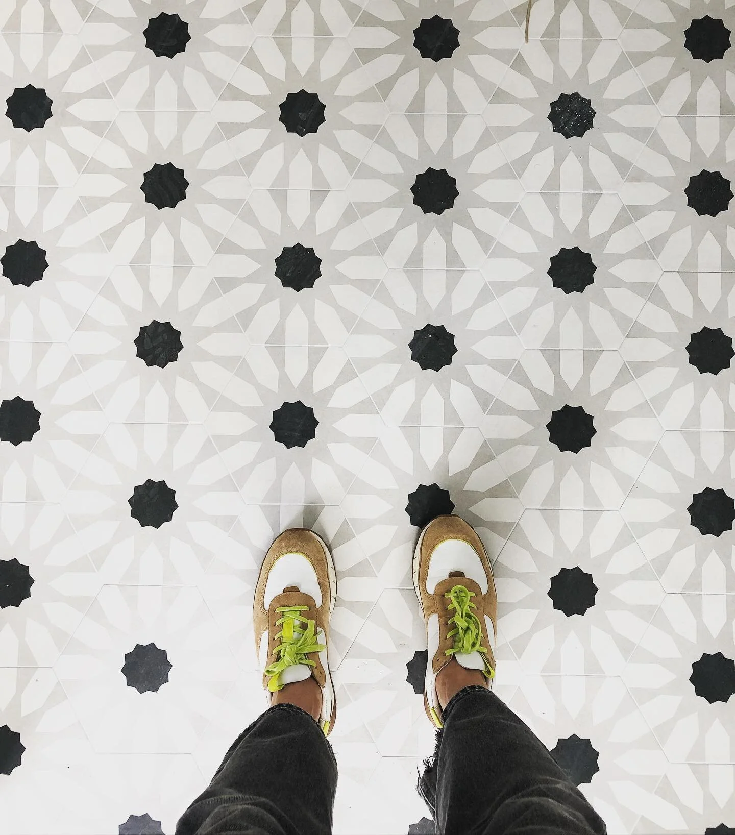 Fun stuff happening over at our Long Acre project! 🖤

#thayerwoodshomeandstyle 
#workinprogress 
#longislandinteriordesign 
#powderoomfloor 
#gutrenovation 
#thayerwoodsinteriors 
#bedrosianstileandstone