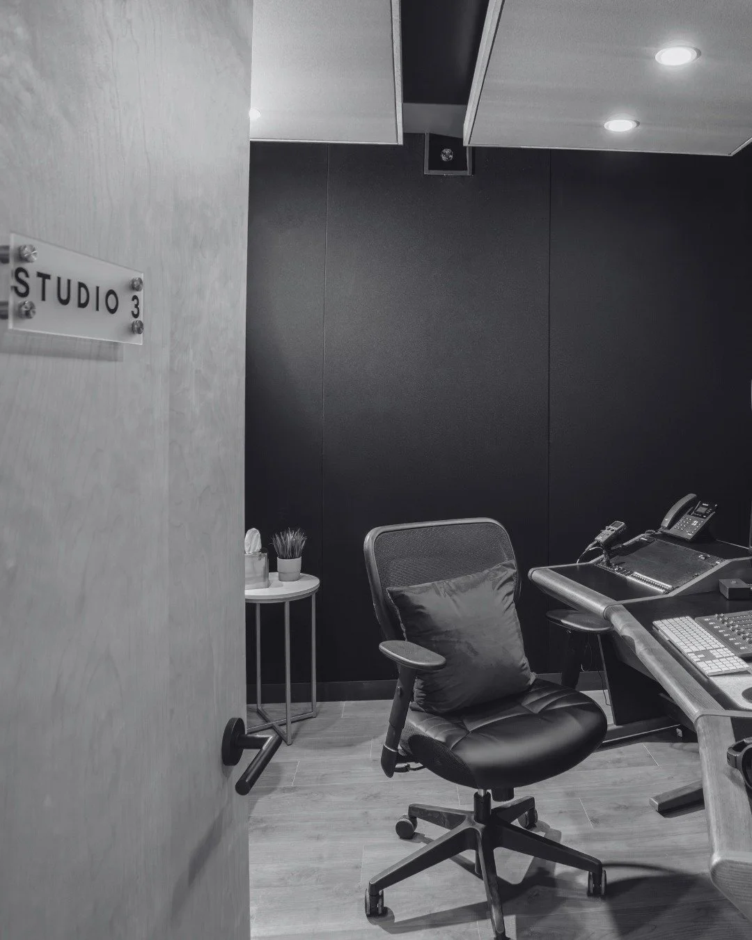 Commercials, podcasts, branded content, all handled in one place.

We manage the full audio process so you can stay focused on the visual work.

If you&rsquo;ve been thinking about launching a video podcast, this is your sign. Audio, video, productio