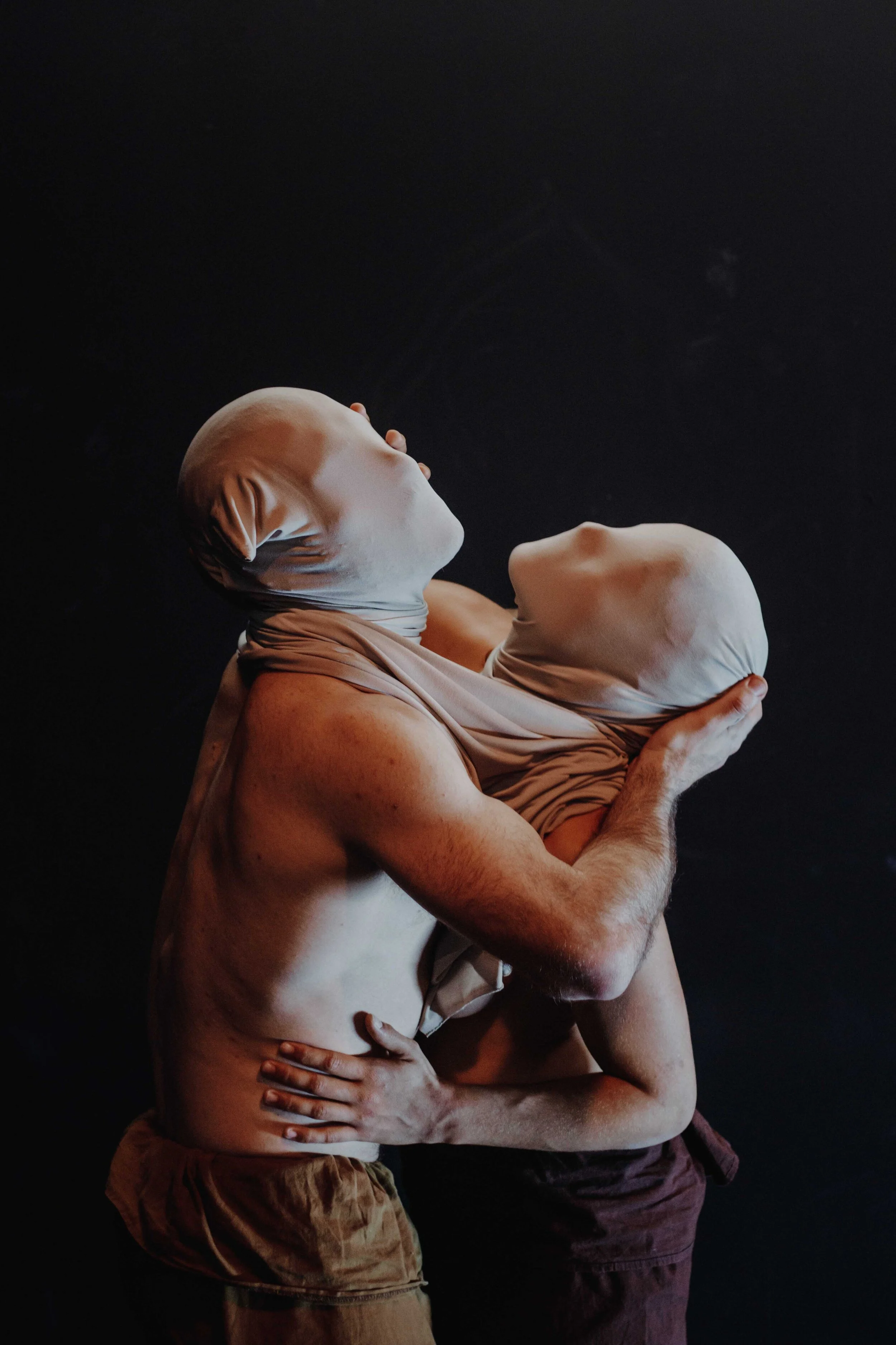 Lucas_Damiani_Armand_Ugon_Guillermo_Weickert_Tocar_Con_Mover_Con-Mover_Contemporary_Dance_Danza Contemporanea_Surge_Madrid_Berlin_Coreografo_Creador_Julia_Irango_Pere_Jou_Laura_Morales_Matias_Zanotti_Maria_Pizarro_5.jpg