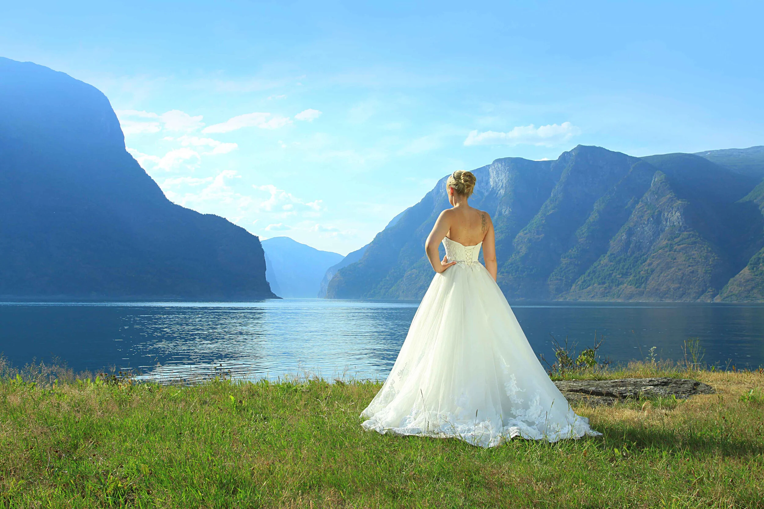 Flåm-Weddings-&-adventure-elopements-destination-2.jpg