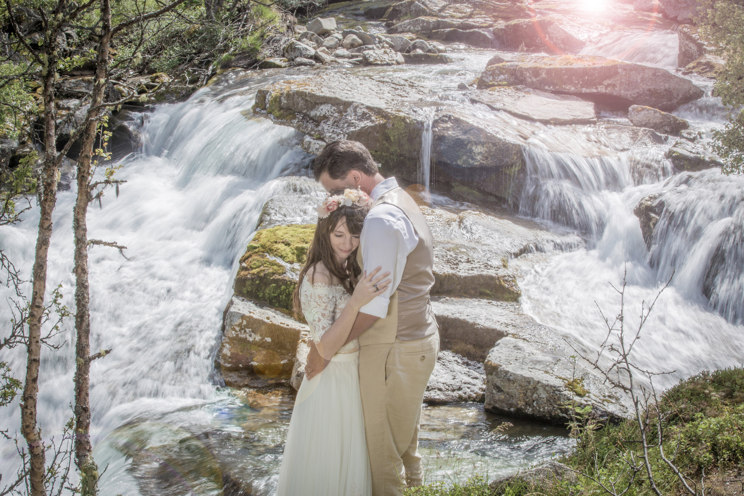 Rivers-&-Waterfalls-Outdoor-adventure-elopements-2.jpg